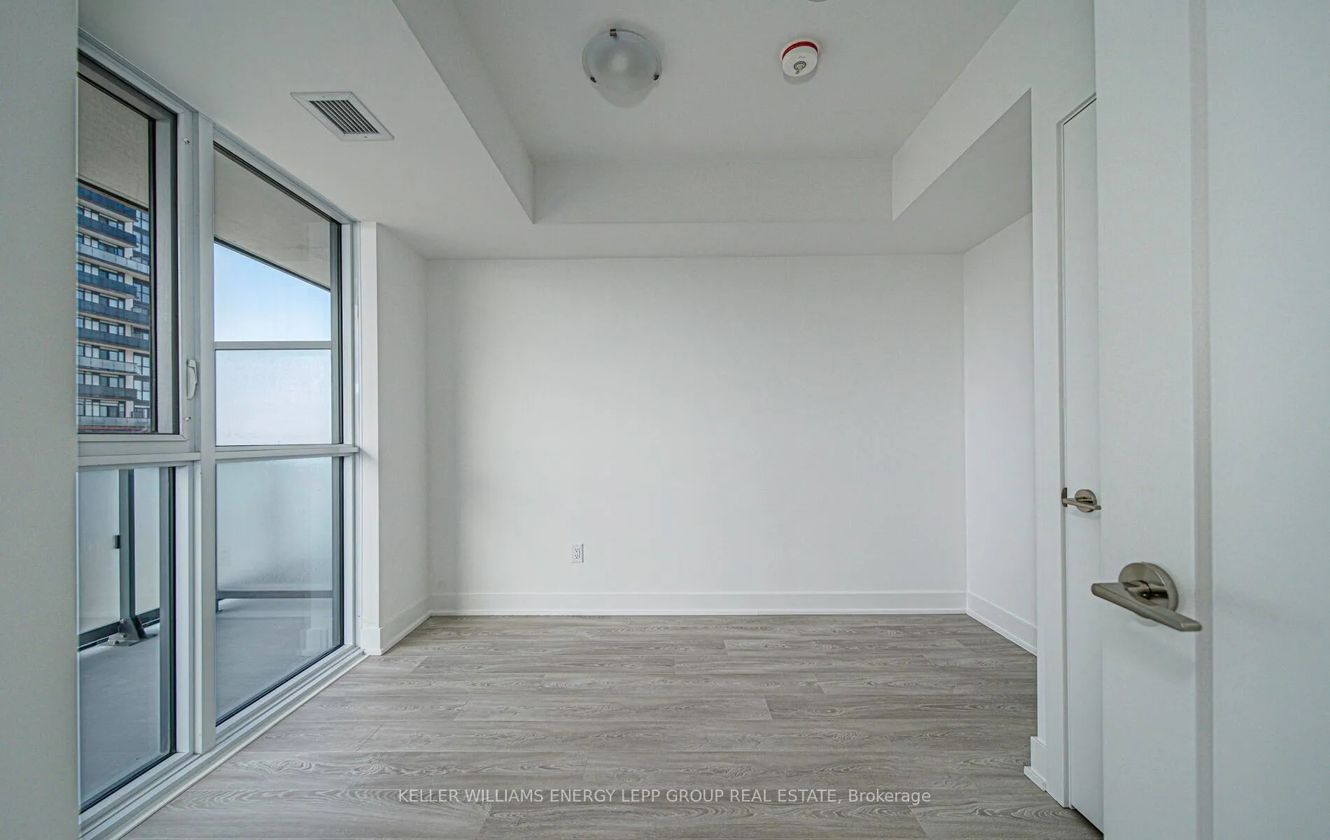 Photo 11 of Unit 615, 2545 Simcoe Street N, Oshawa, Windfields — HOMEH