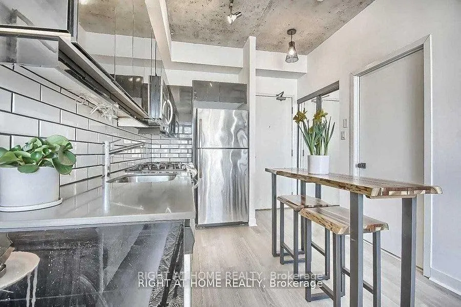 Photo 4 of Unit 805, 127 Queen Street E, Toronto, Church-Yonge Corridor — HOMEH