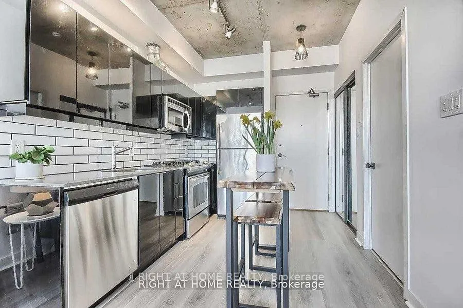 Photo 5 of Unit 805, 127 Queen Street E, Toronto, Church-Yonge Corridor — HOMEH