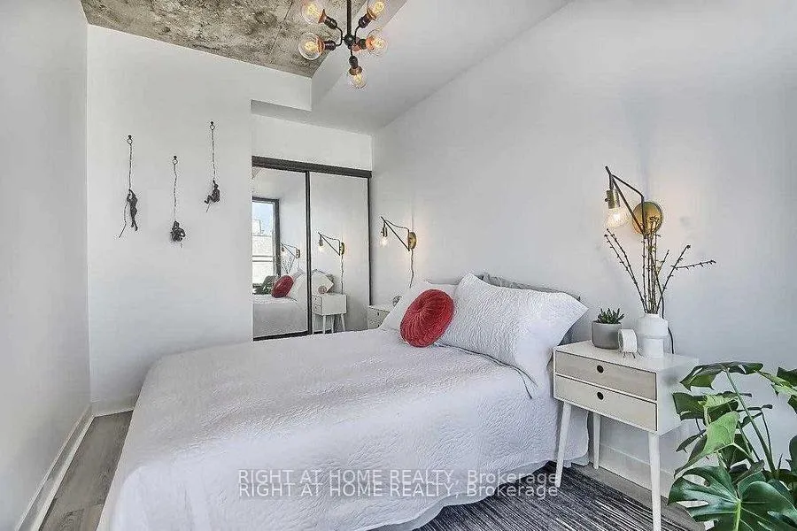 Photo 14 of Unit 805, 127 Queen Street E, Toronto, Church-Yonge Corridor — HOMEH
