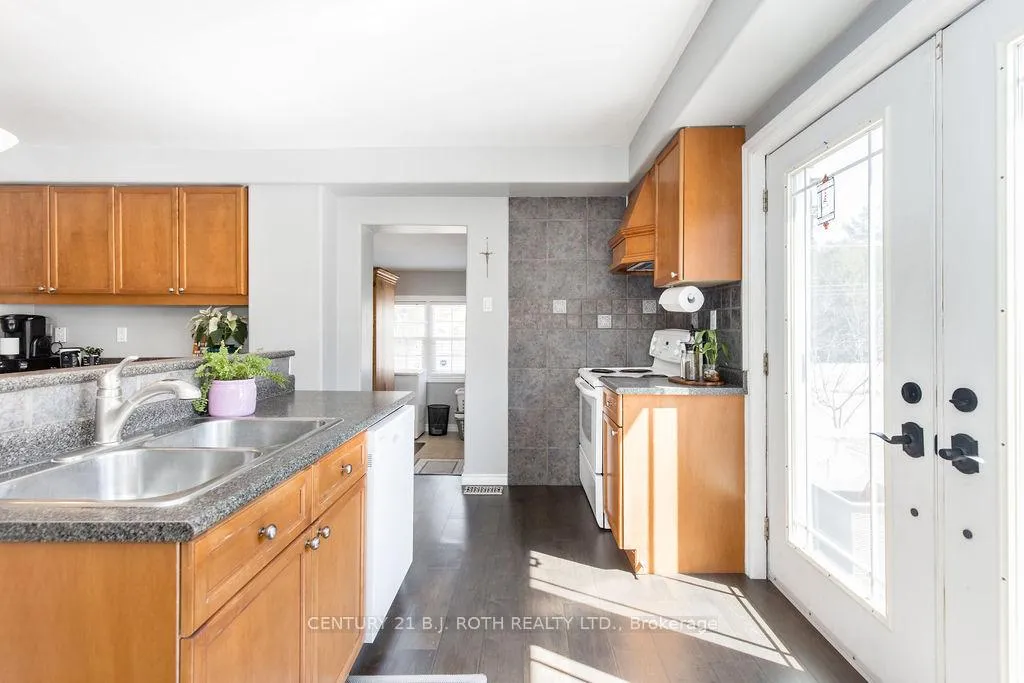 Photo 10 of 490 Park Street, Tay, Victoria Harbour — HOMEH