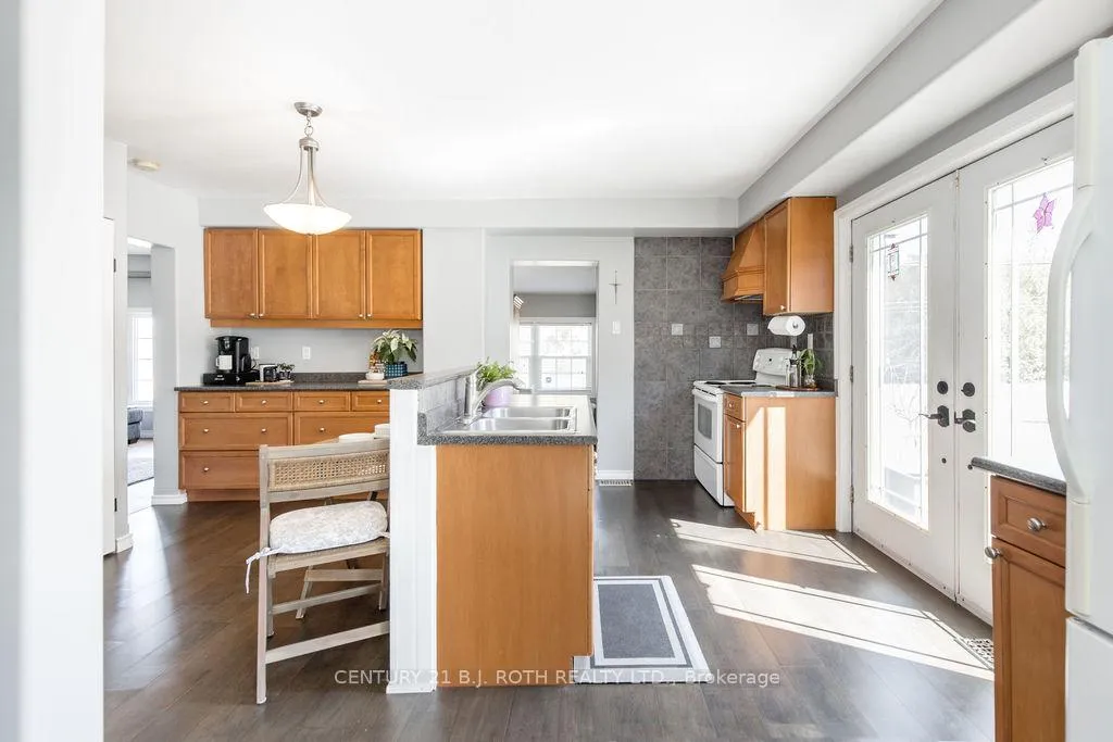 Photo 11 of 490 Park Street, Tay, Victoria Harbour — HOMEH