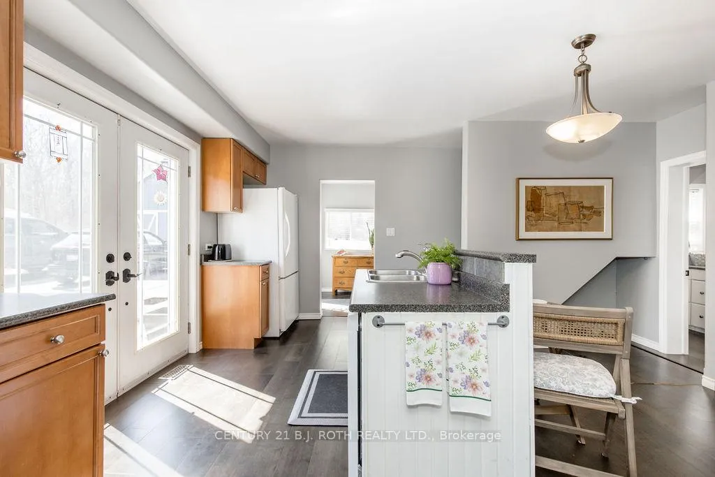 Photo 14 of 490 Park Street, Tay, Victoria Harbour — HOMEH