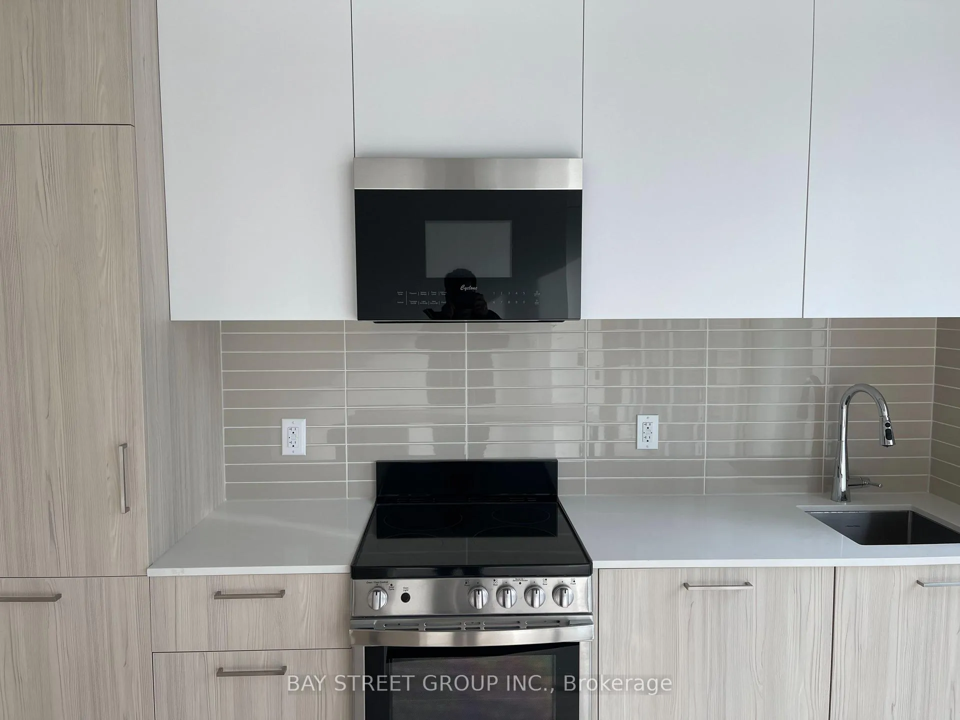 Photo 4 of Unit 2305, 65 Mutual Street, Toronto, Church-Yonge Corridor — HOMEH