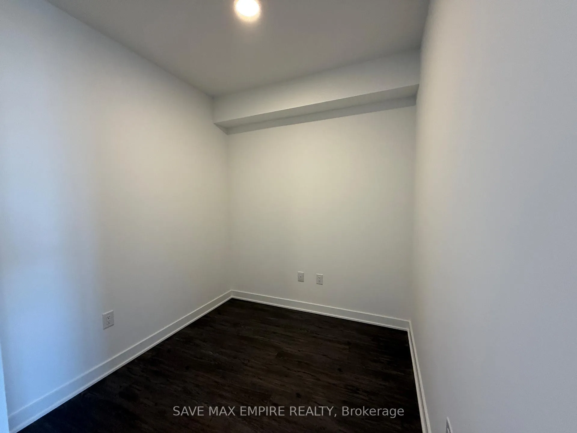 Photo 4 of Unit 709, 2782 Barton Street E, Hamilton, Riverdale — HOMEH