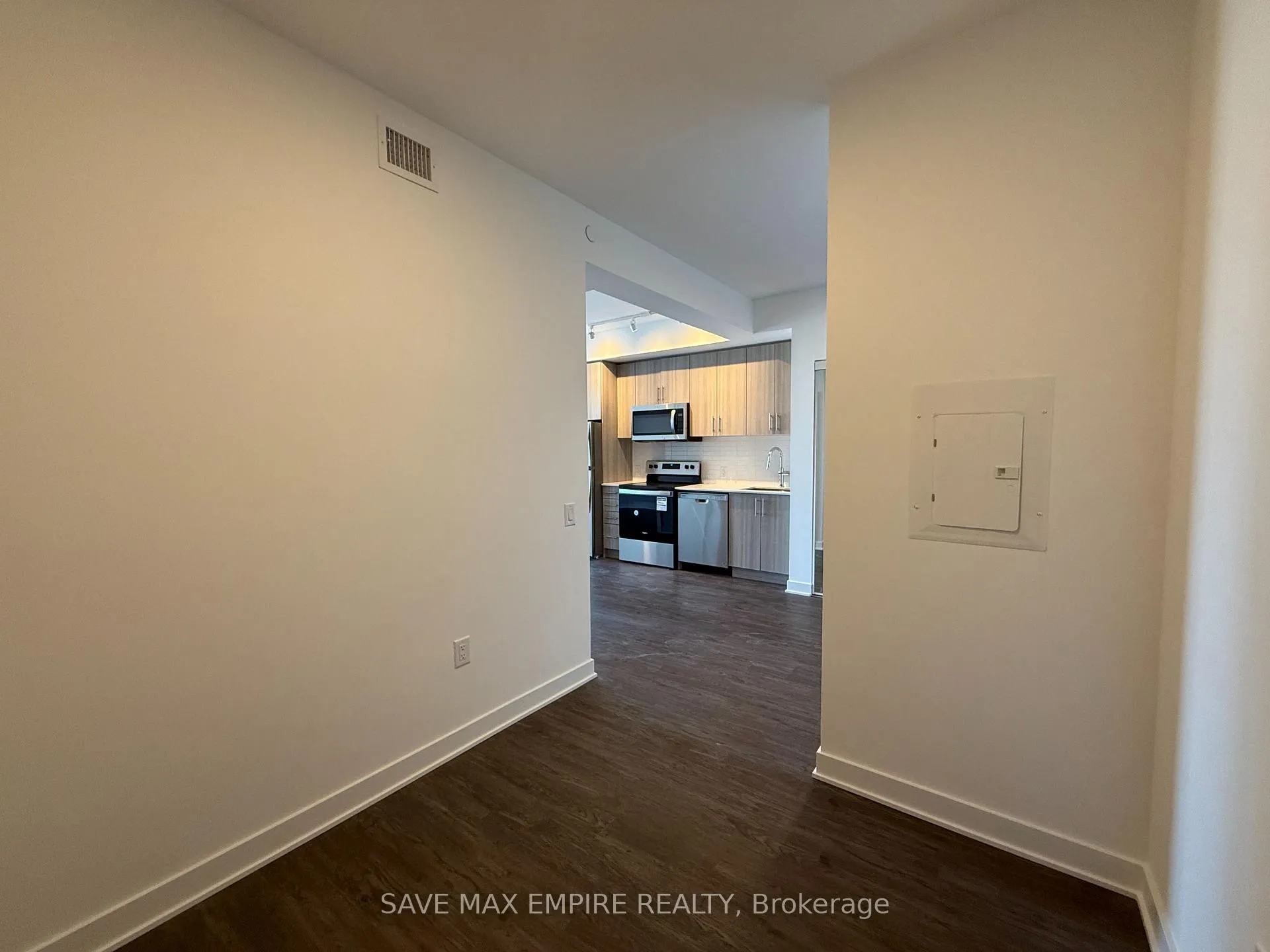 Photo 5 of Unit 709, 2782 Barton Street E, Hamilton, Riverdale — HOMEH