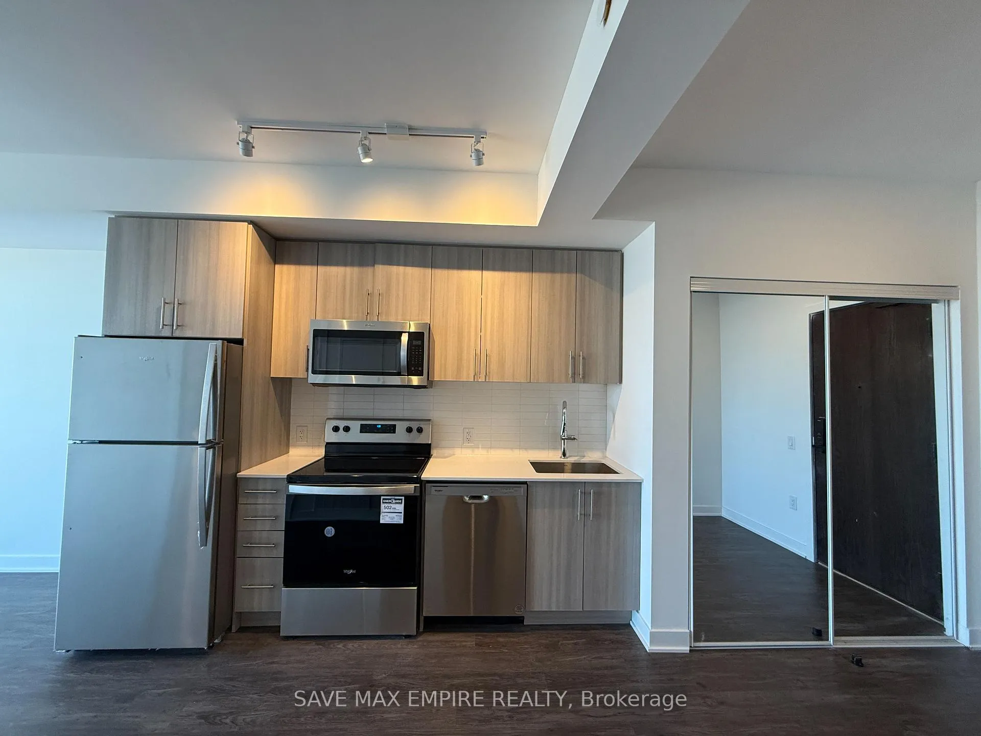 Photo 7 of Unit 709, 2782 Barton Street E, Hamilton, Riverdale — HOMEH