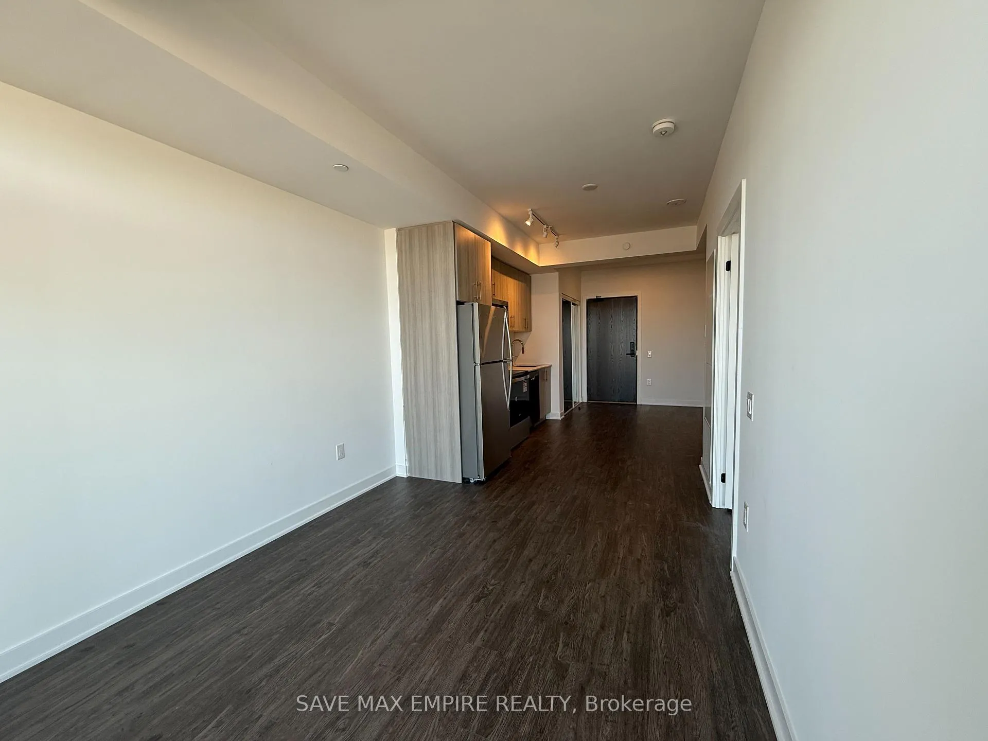 Photo 9 of Unit 709, 2782 Barton Street E, Hamilton, Riverdale — HOMEH