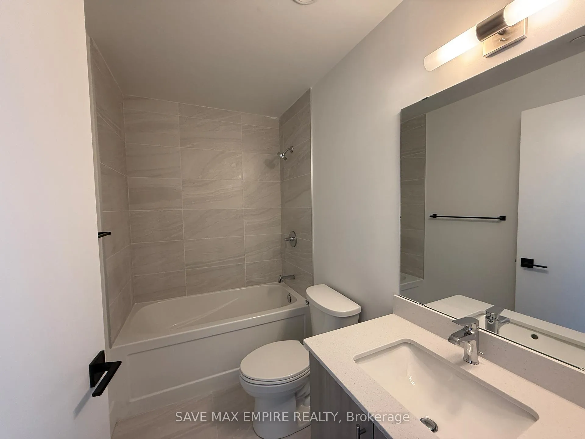Photo 12 of Unit 709, 2782 Barton Street E, Hamilton, Riverdale — HOMEH