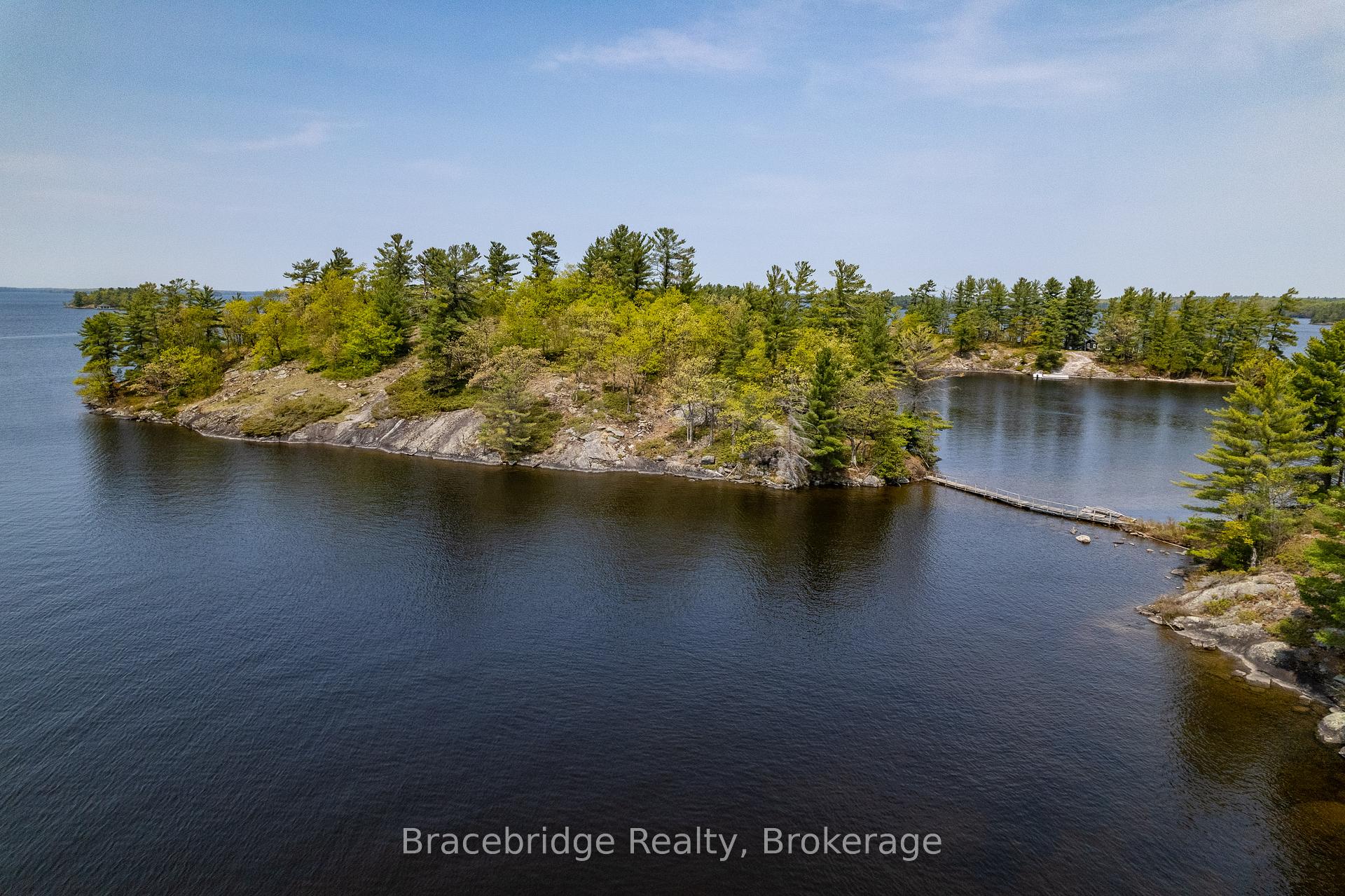 Photo 4 of 1032 Evergreen Crescent, Gravenhurst, Muskoka (S) — HOMEH