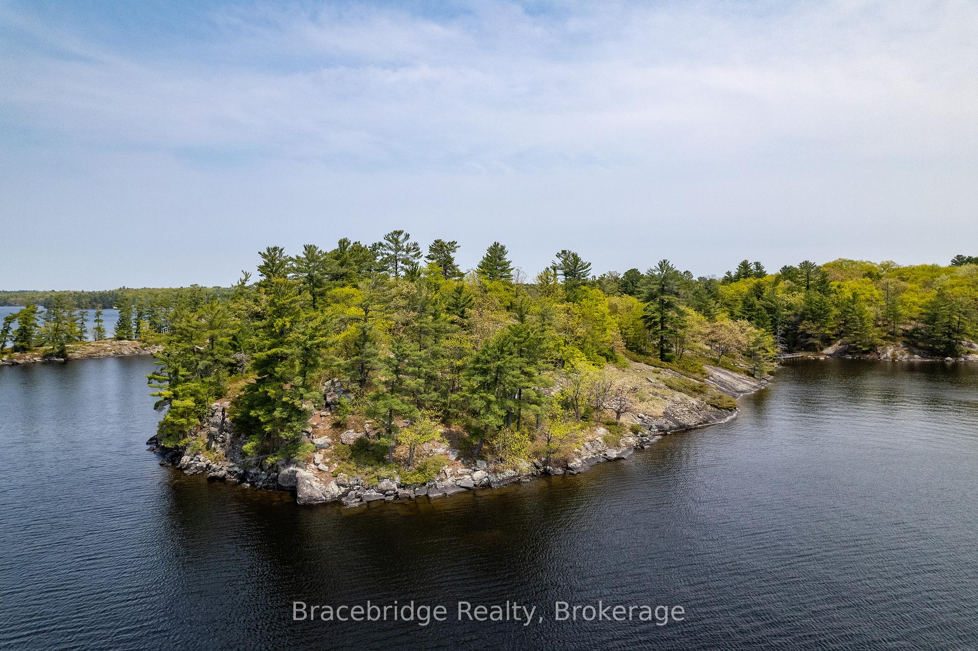 Photo 5 of 1032 Evergreen Crescent, Gravenhurst, Muskoka (S) — HOMEH