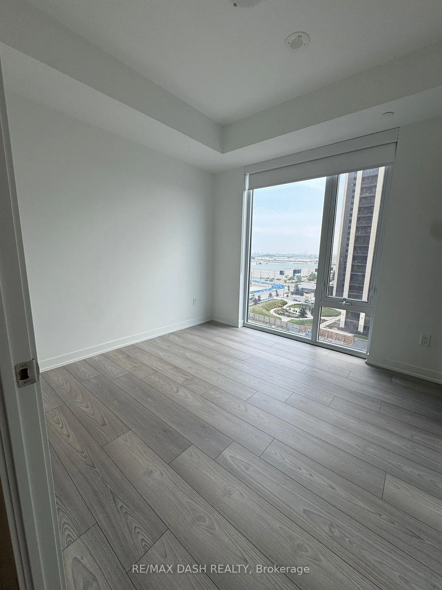 Photo 11 of Unit 819, 10 Abeja Street, Vaughan, Concord — HOMEH