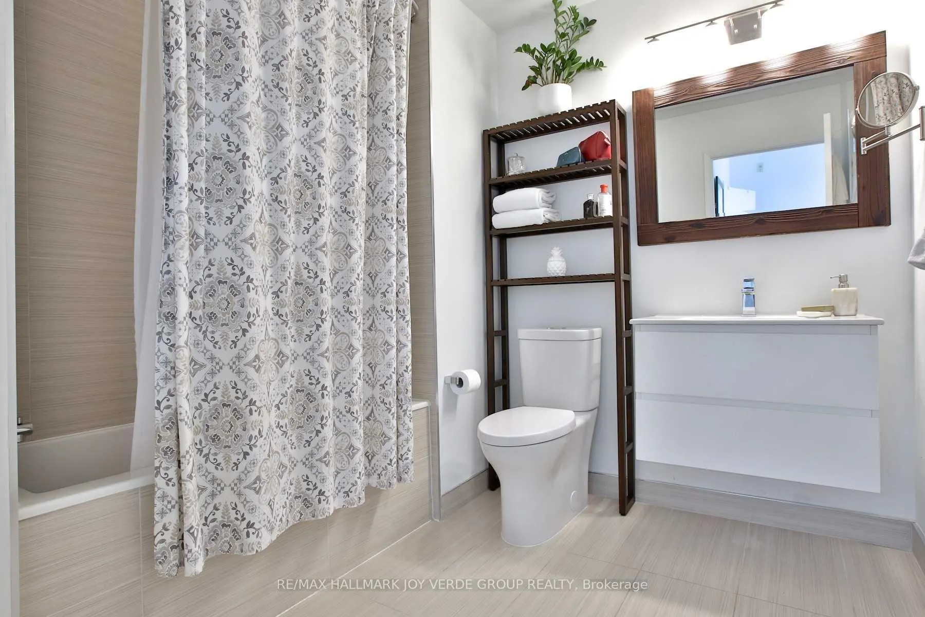 Photo 8 of Unit 307, 80 Sherbourne Street, Toronto, Moss Park — HOMEH