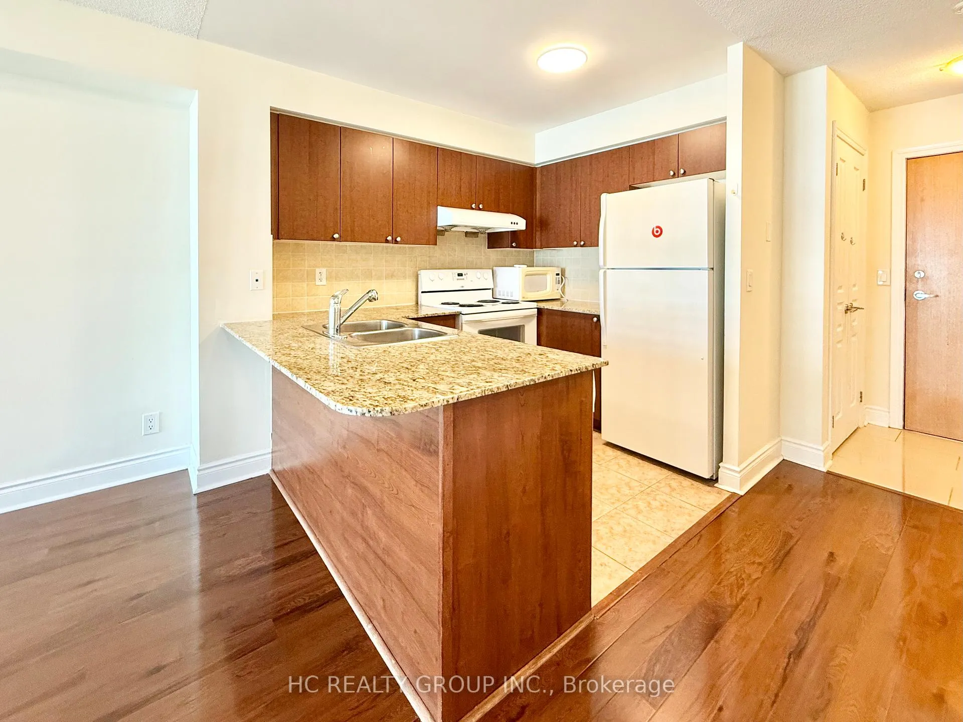 Photo 3 of Unit 307, 32 Clegg Road, Markham, Unionville — HOMEH
