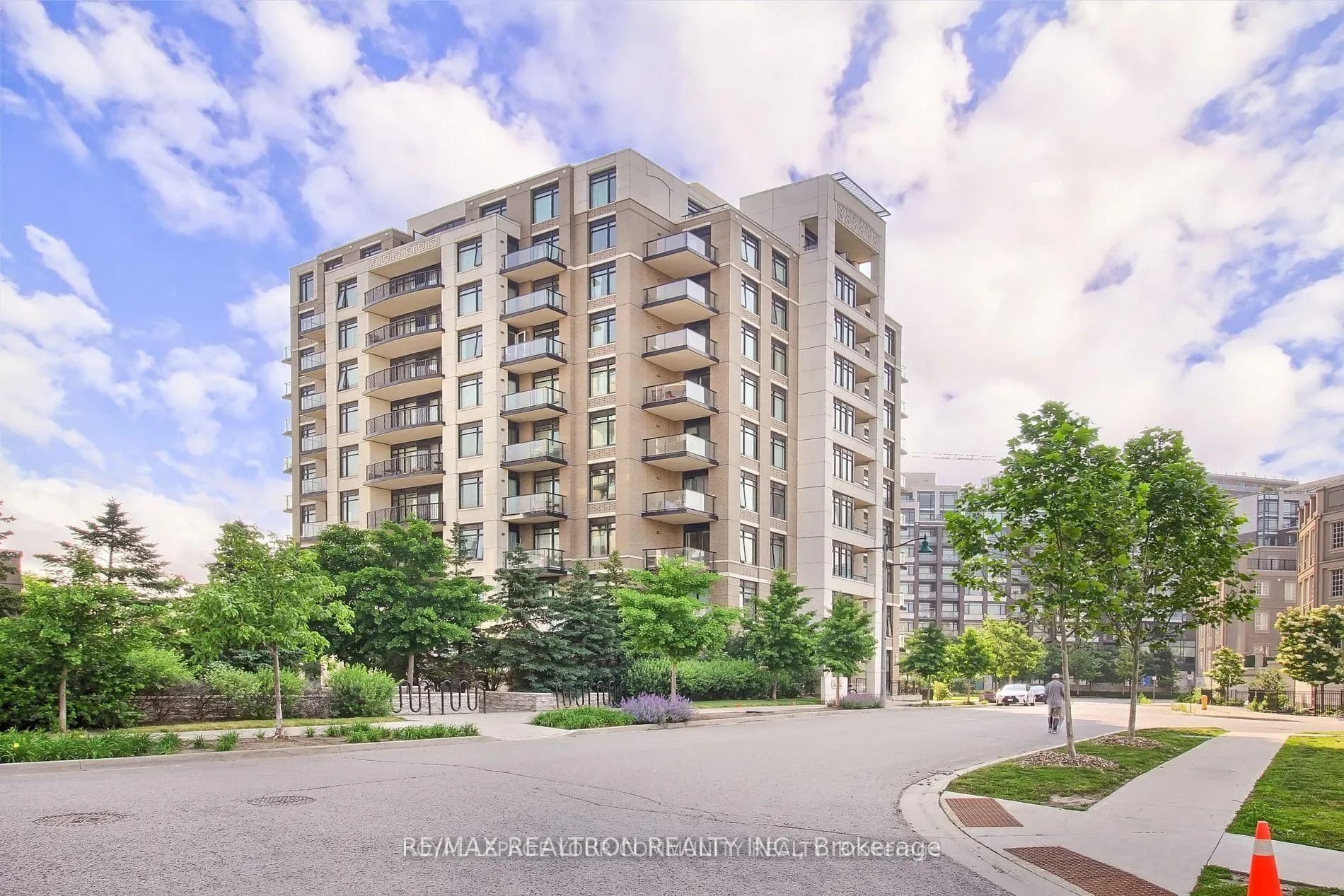 Photo 1 of Unit 801, 111 Upper Duke Crescent, Markham, Unionville — HOMEH