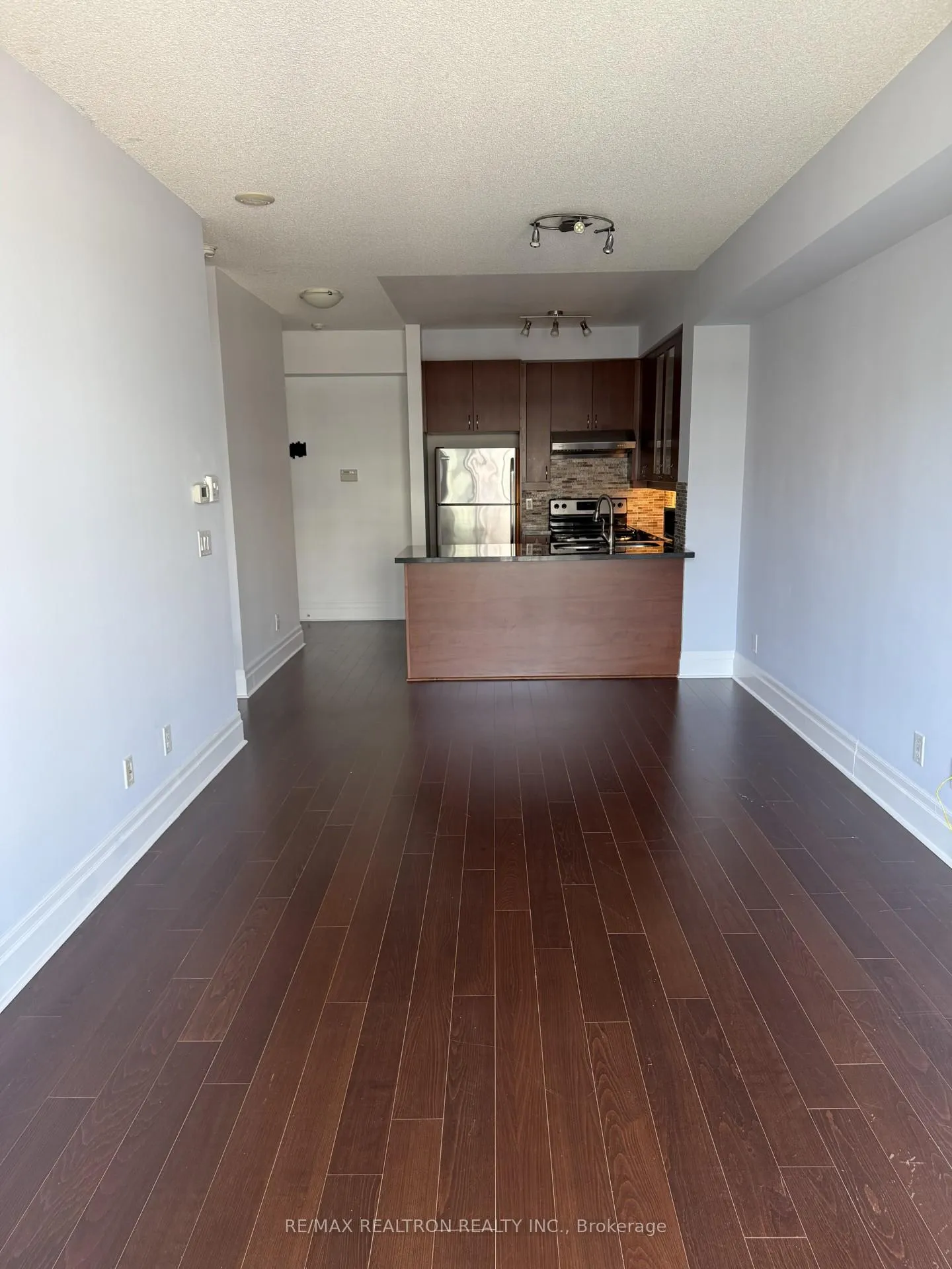 Photo 4 of Unit 801, 111 Upper Duke Crescent, Markham, Unionville — HOMEH