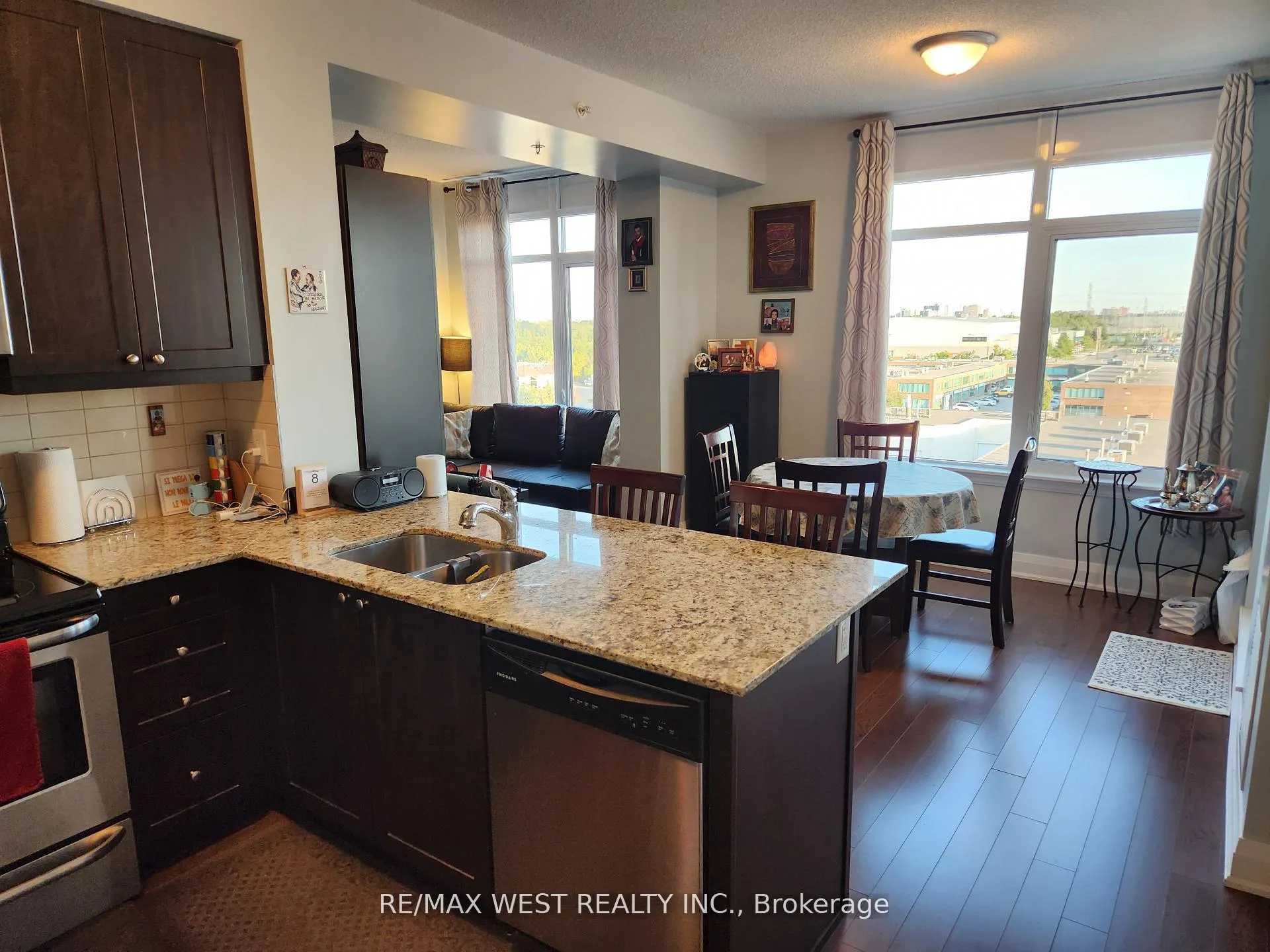 Photo 5 of Unit 613, 24 Woodstream Boulevard, Vaughan, Vaughan Grove — HOMEH