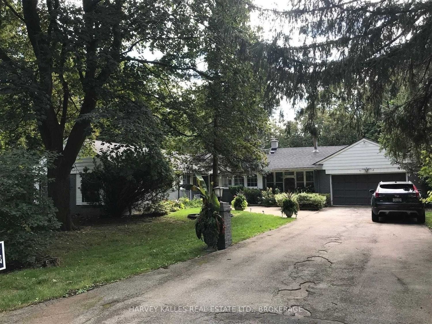 Front of 1 Country Lane