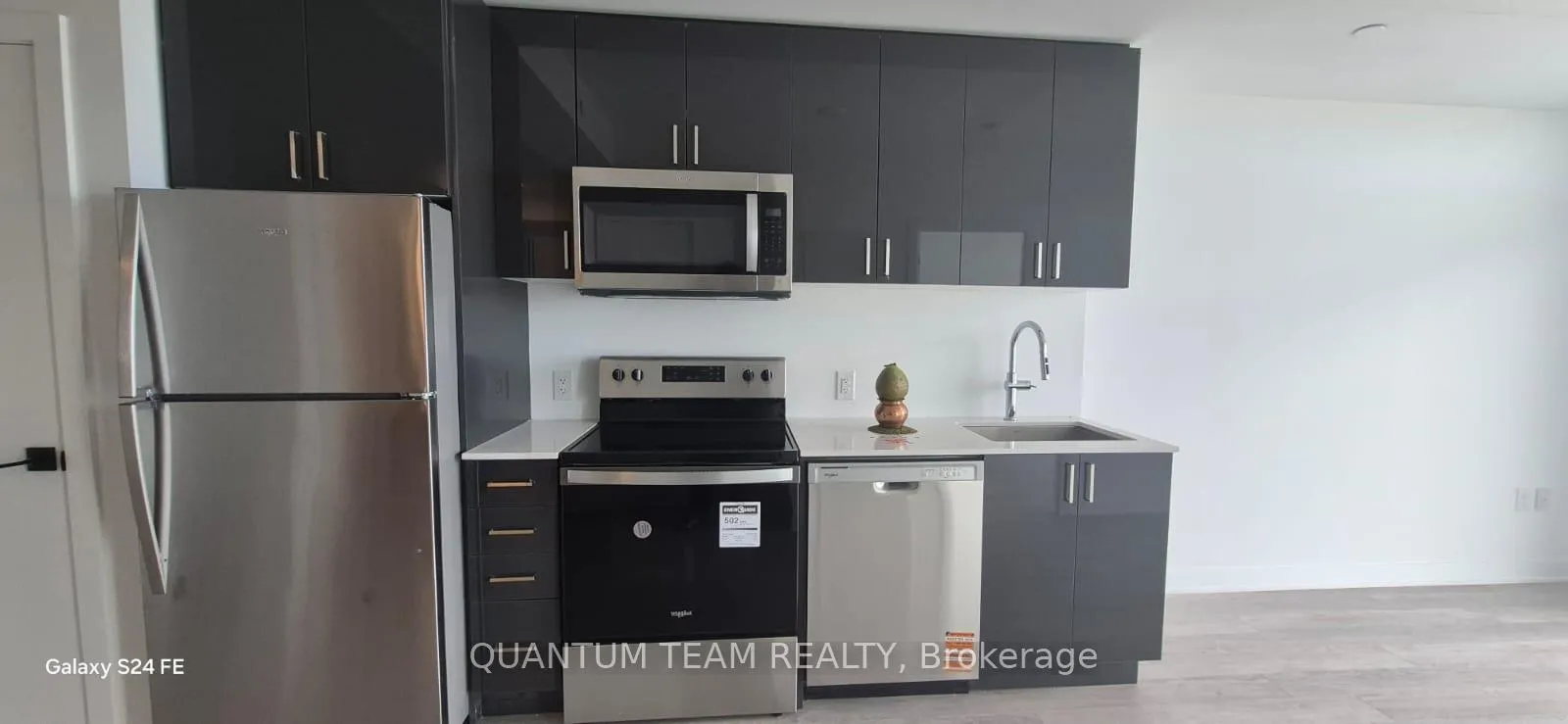 Photo 4 of Unit 1413, 2782 Barton Street E, Hamilton, Riverdale — HOMEH