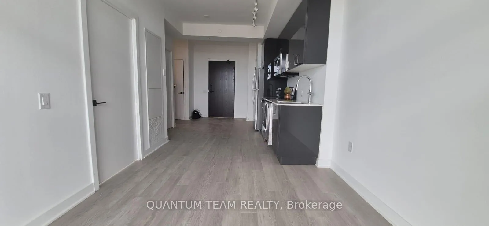 Photo 8 of Unit 1413, 2782 Barton Street E, Hamilton, Riverdale — HOMEH
