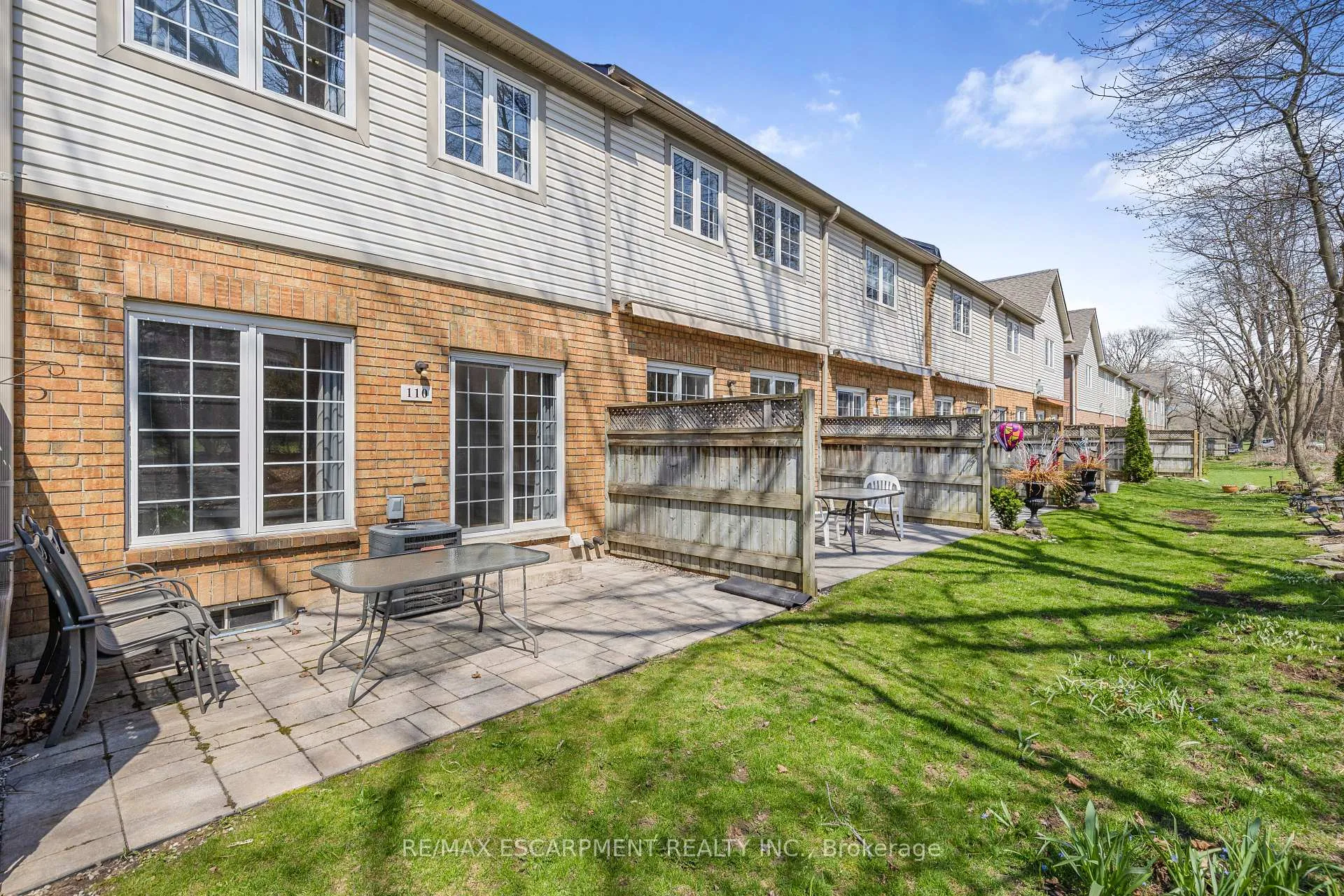 Photo 3 of Unit 110, 100 Beddoe Drive, Hamilton, Kirkendall — HOMEH