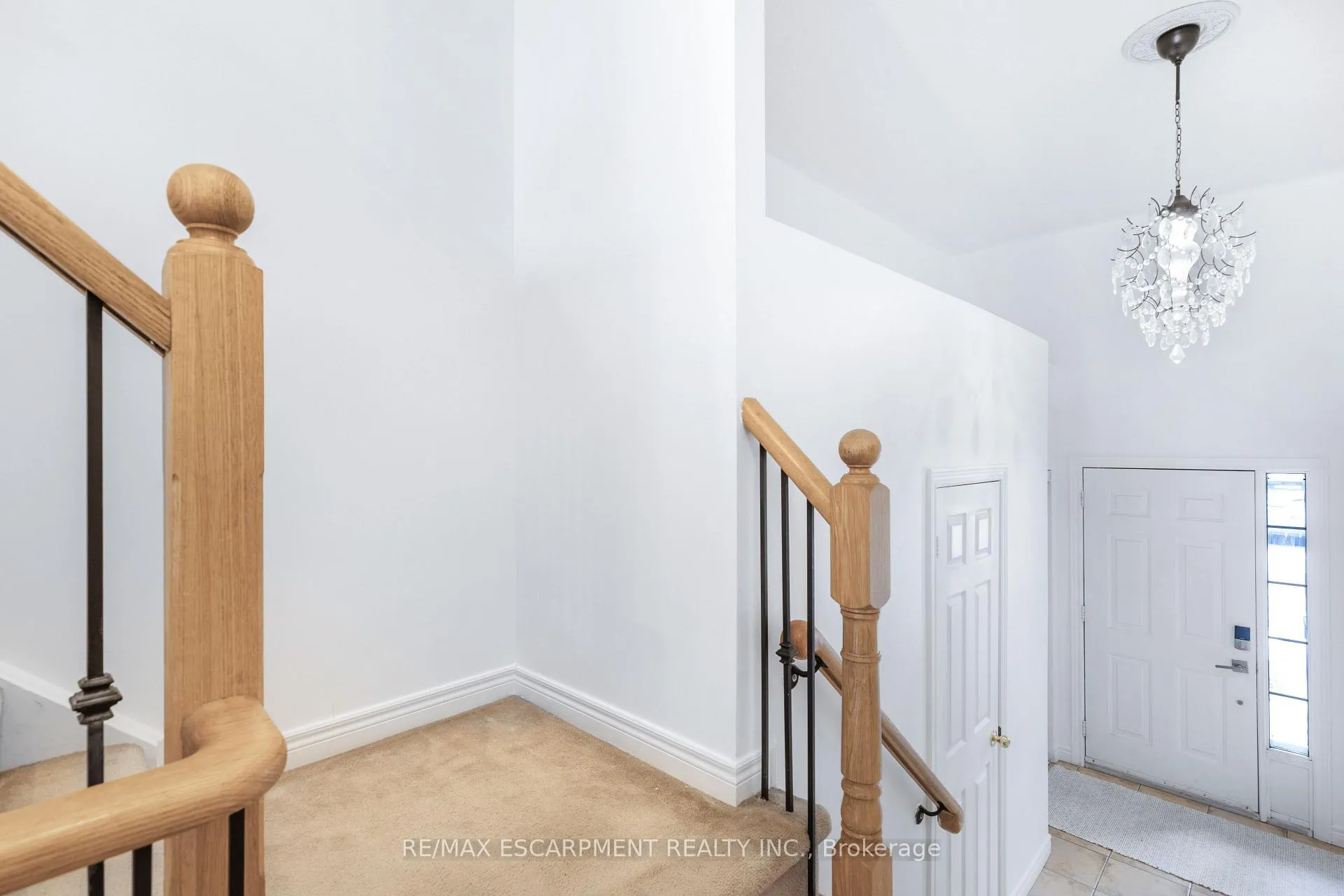 Photo 4 of Unit 110, 100 Beddoe Drive, Hamilton, Kirkendall — HOMEH