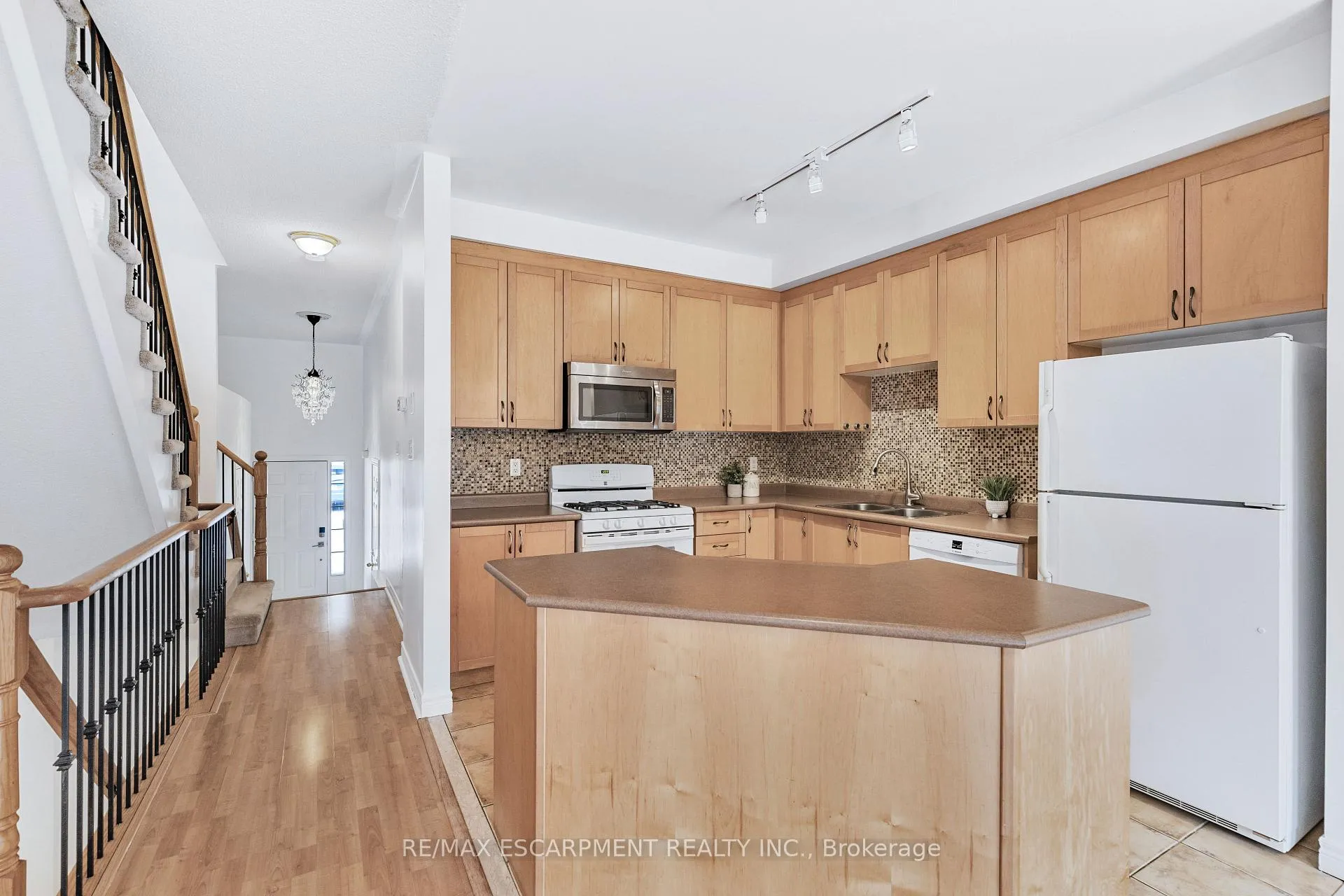 Photo 12 of Unit 110, 100 Beddoe Drive, Hamilton, Kirkendall — HOMEH