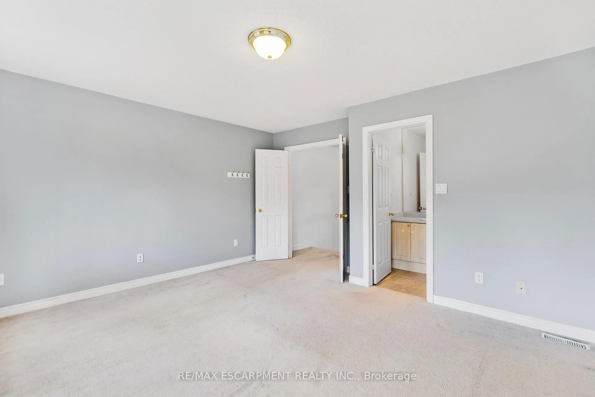 Photo 16 of Unit 110, 100 Beddoe Drive, Hamilton, Kirkendall — HOMEH