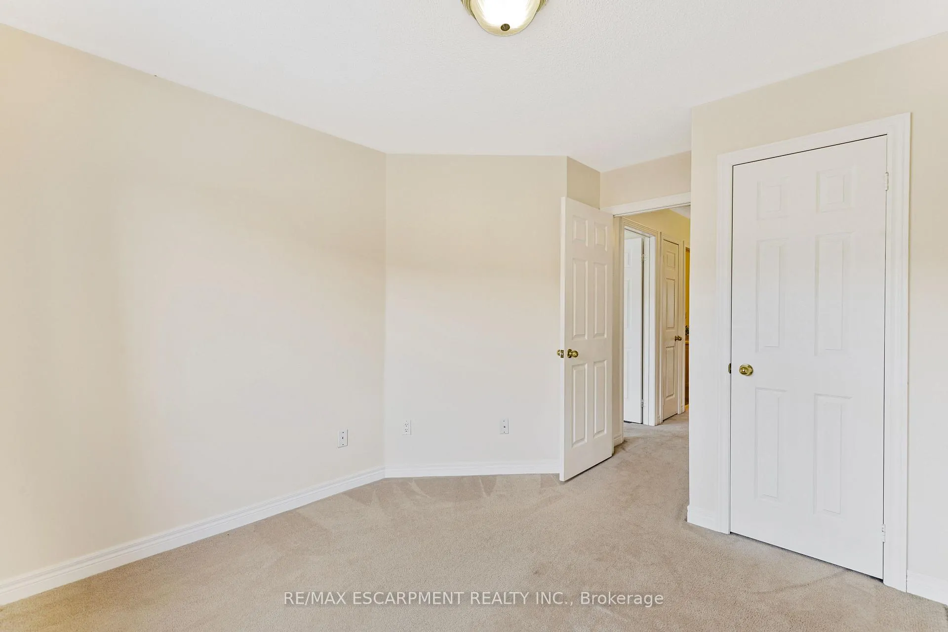 Photo 23 of Unit 110, 100 Beddoe Drive, Hamilton, Kirkendall — HOMEH
