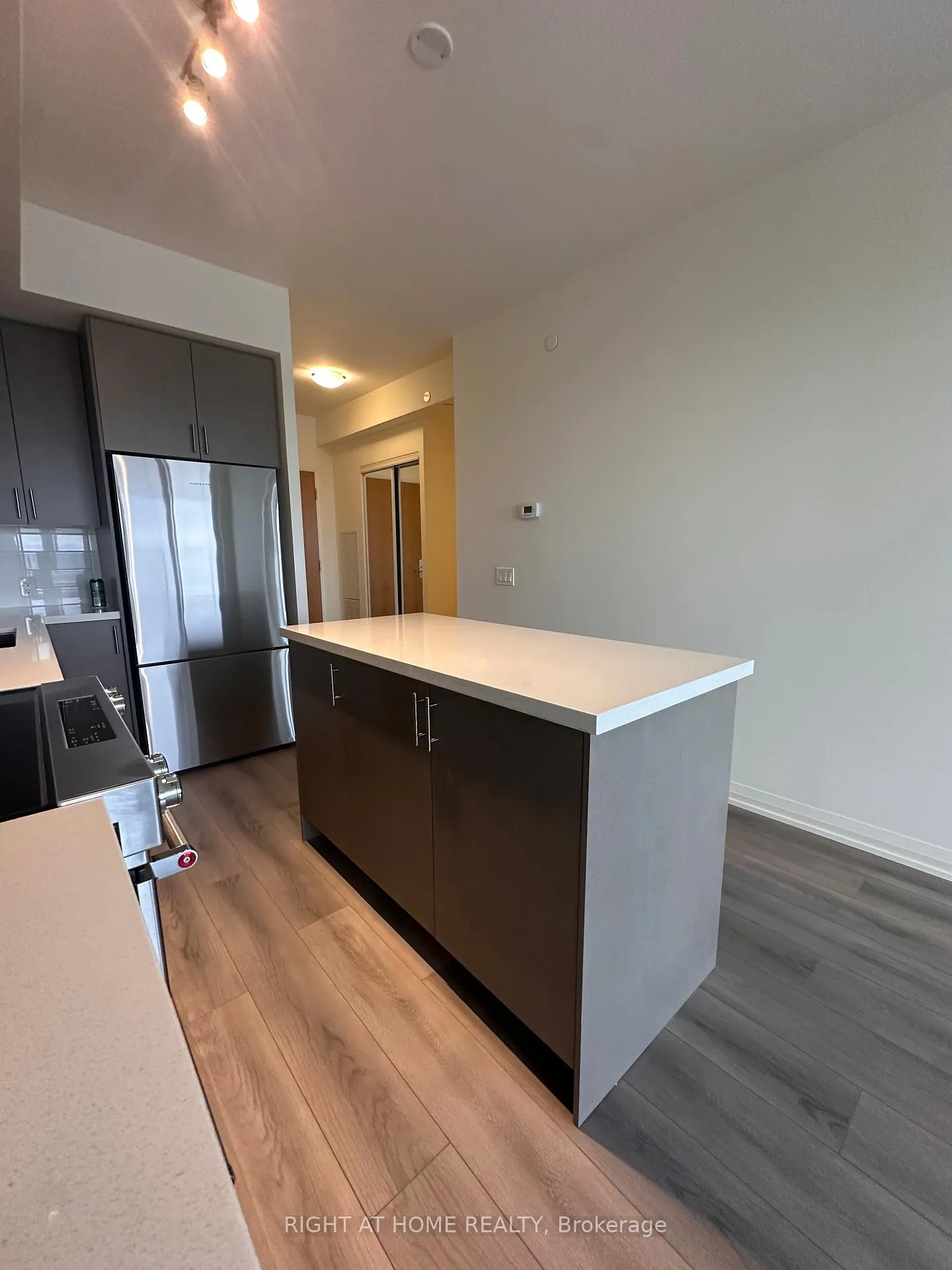 Photo 5 of Unit 209, 8960 Jane Street, Vaughan, Vellore Village — HOMEH