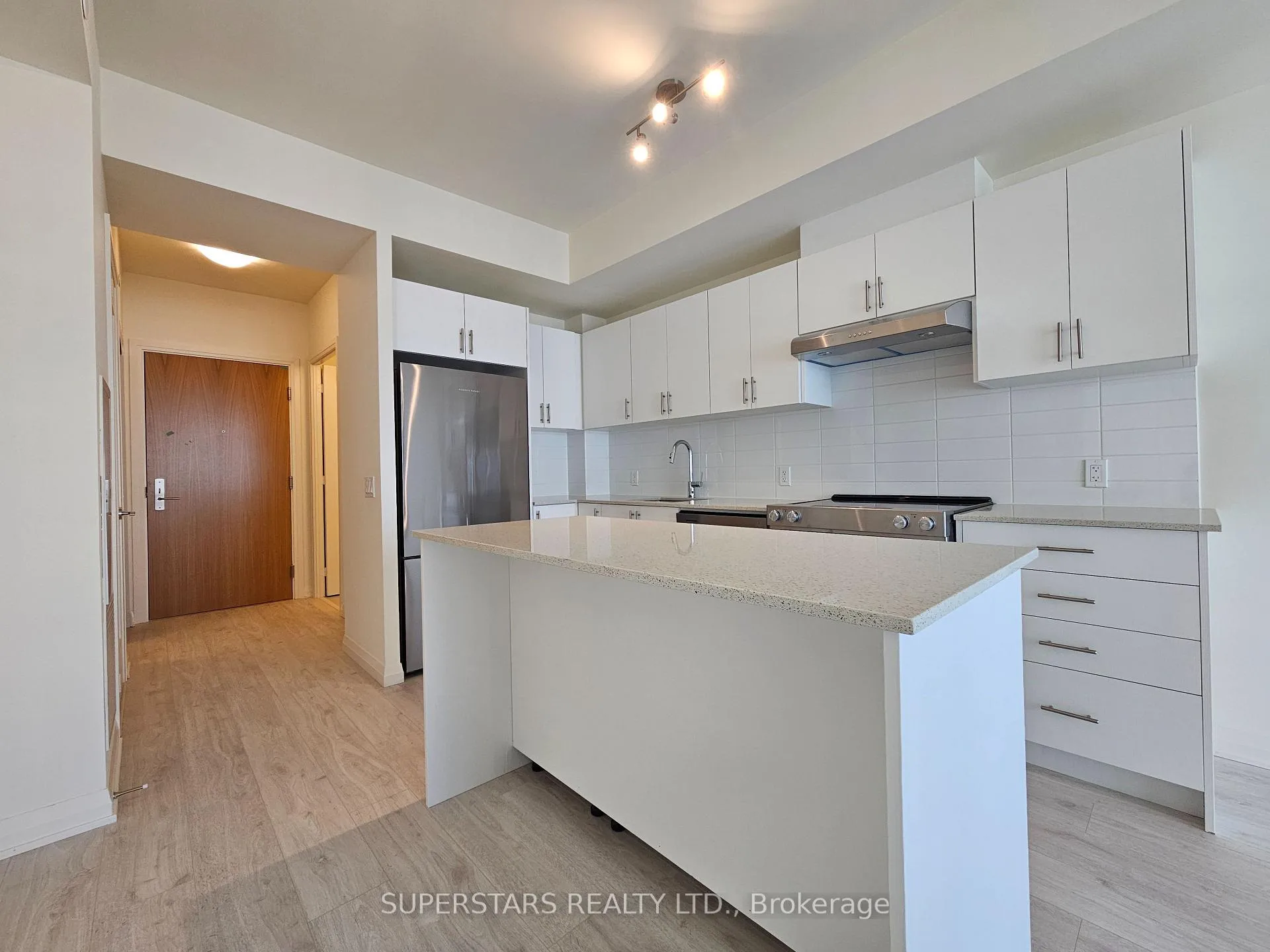 Photo 4 of Unit 1718, 8960 Jane Street, Vaughan, Vellore Village — HOMEH