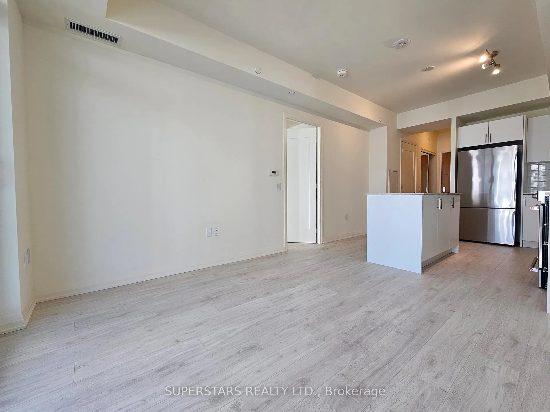 Photo 6 of Unit 1718, 8960 Jane Street, Vaughan, Vellore Village — HOMEH