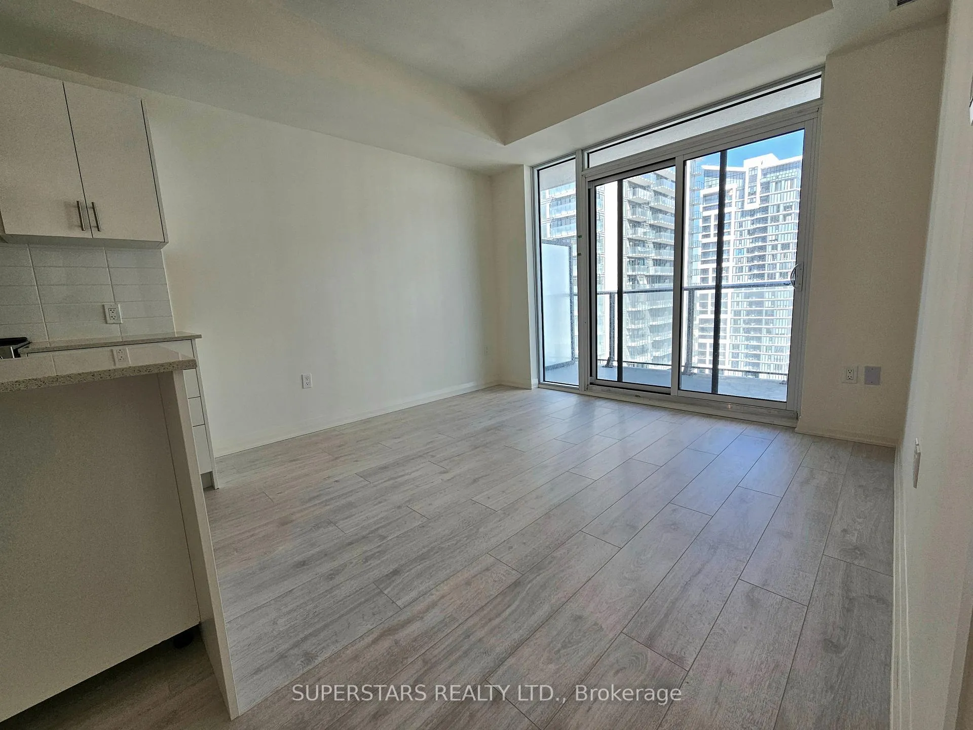 Photo 7 of Unit 1718, 8960 Jane Street, Vaughan, Vellore Village — HOMEH