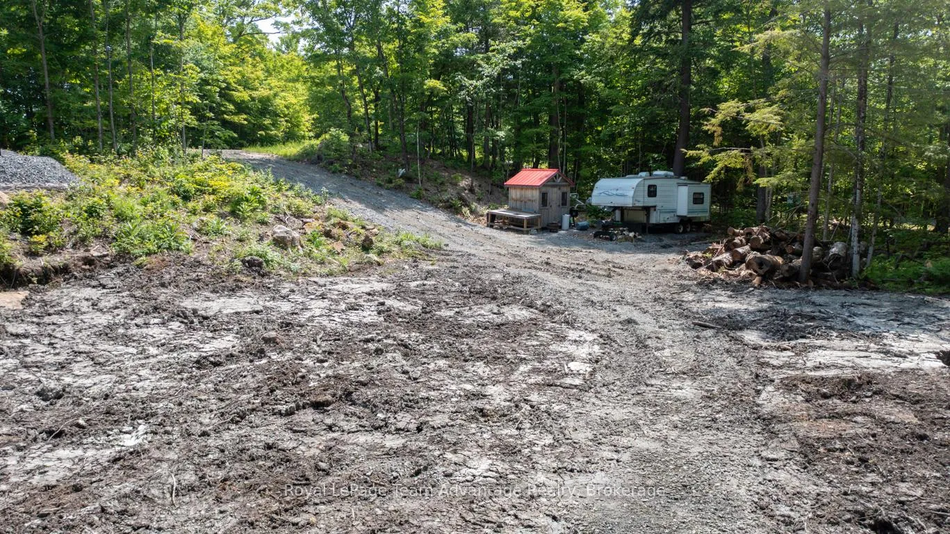 Photo 12 of 40 Sunnyshore Park Drive, McKellar — HOMEH