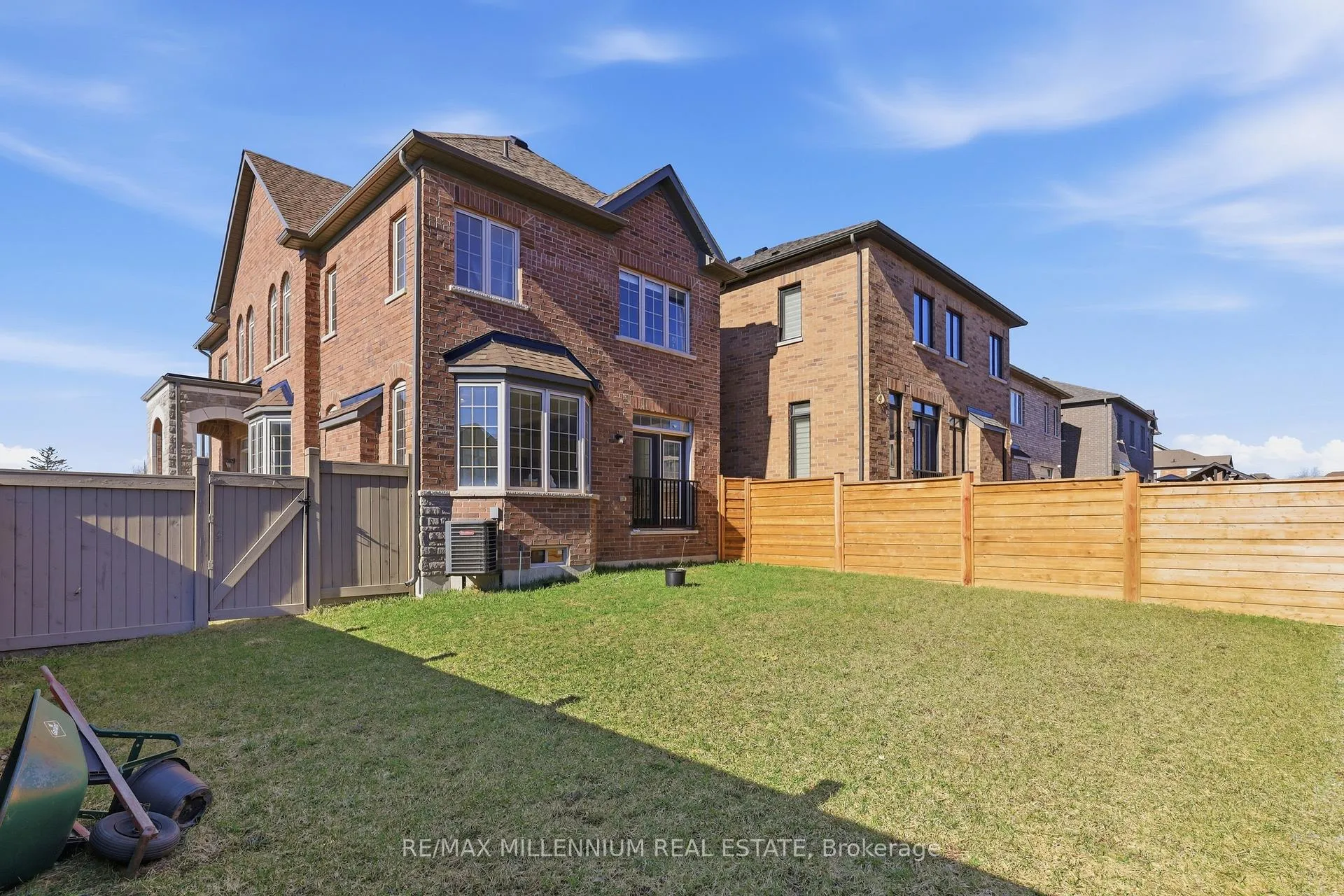 Photo 5 of 42 Port Renfrew, Vaughan, Kleinburg — HOMEH