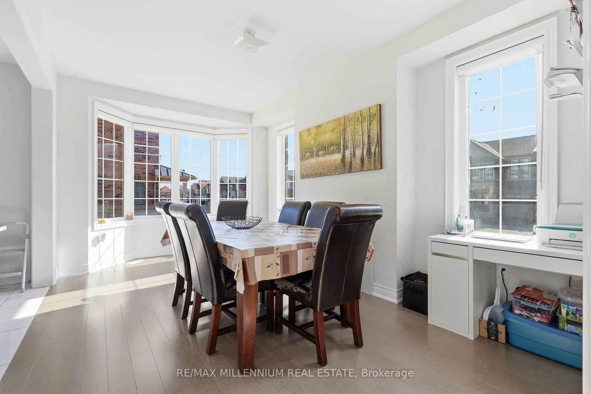 Photo 12 of 42 Port Renfrew, Vaughan, Kleinburg — HOMEH