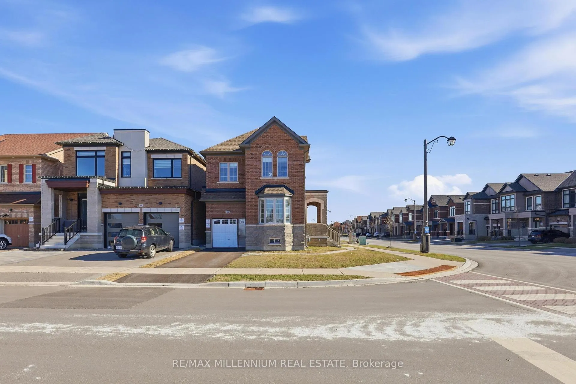Photo 20 of 42 Port Renfrew, Vaughan, Kleinburg — HOMEH