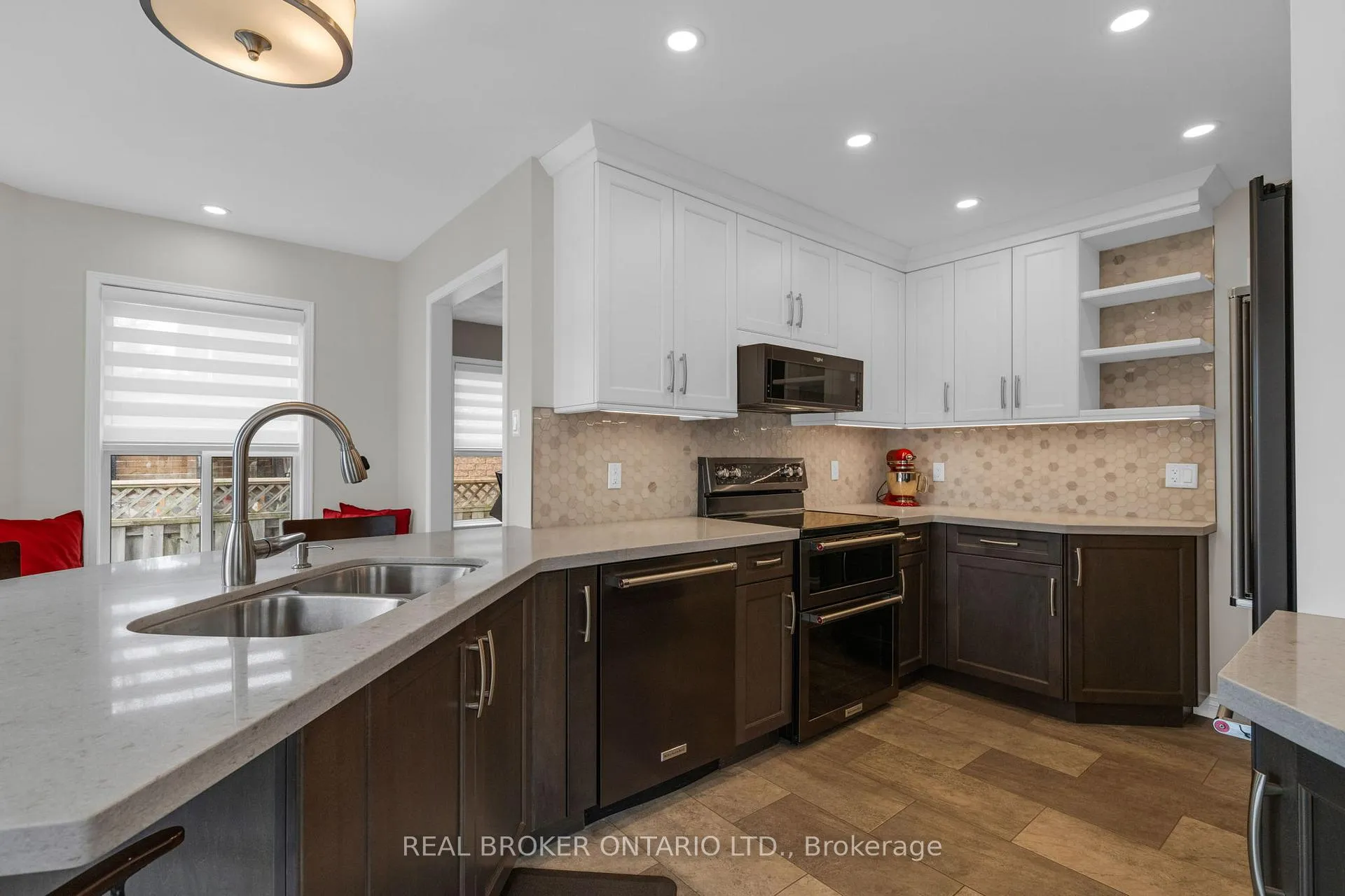 Photo 7 of 53 Taylor Drive, Barrie, Bayshore — HOMEH