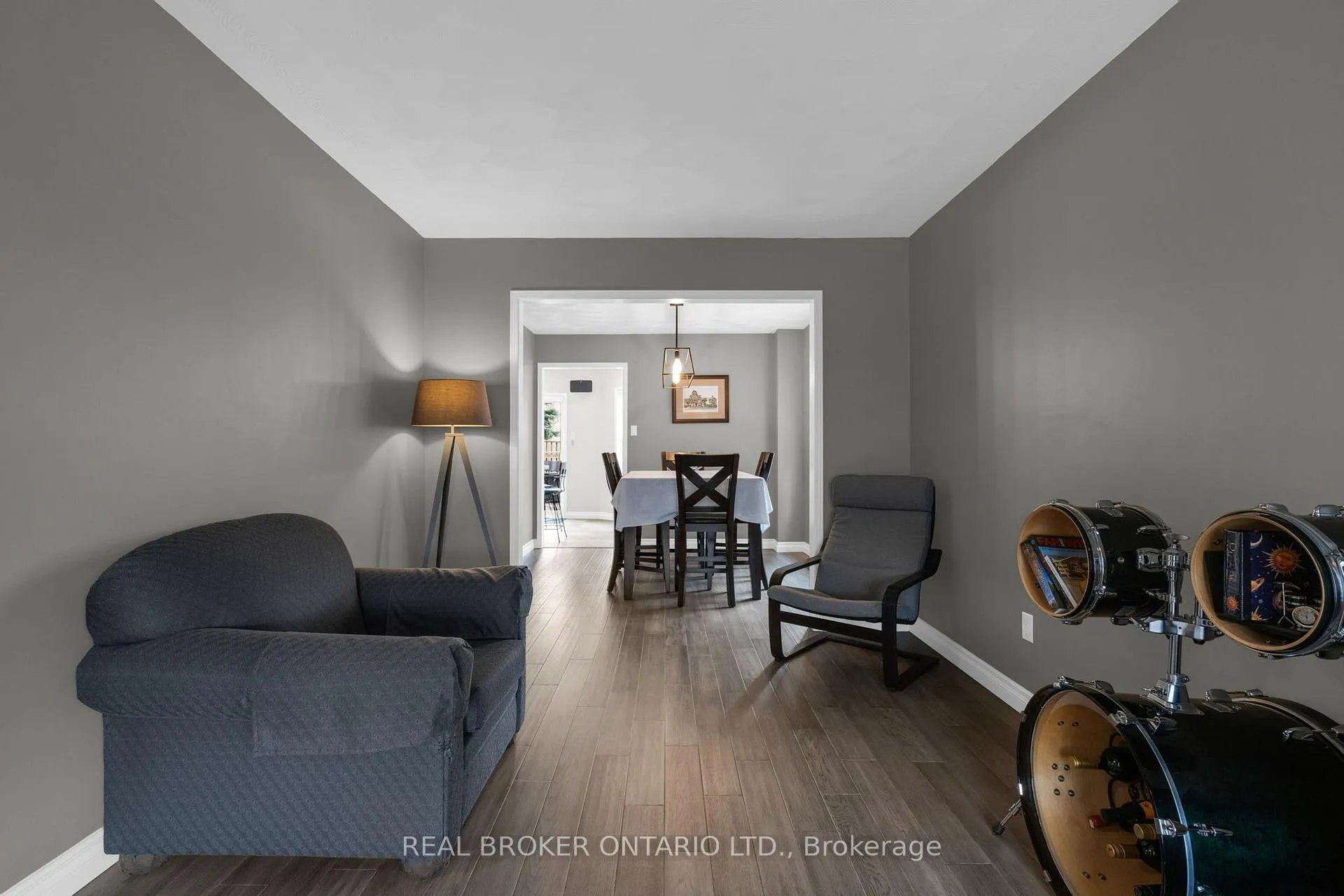 Photo 12 of 53 Taylor Drive, Barrie, Bayshore — HOMEH