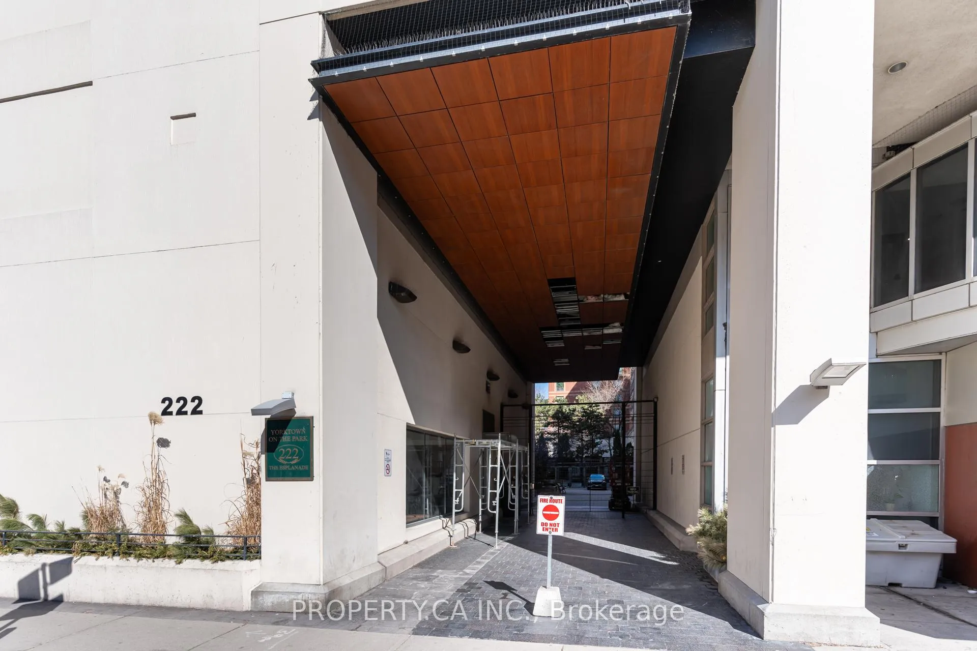 Photo 2 of Unit 524, 222 The Esplanade, Toronto, Waterfront Communities — HOMEH