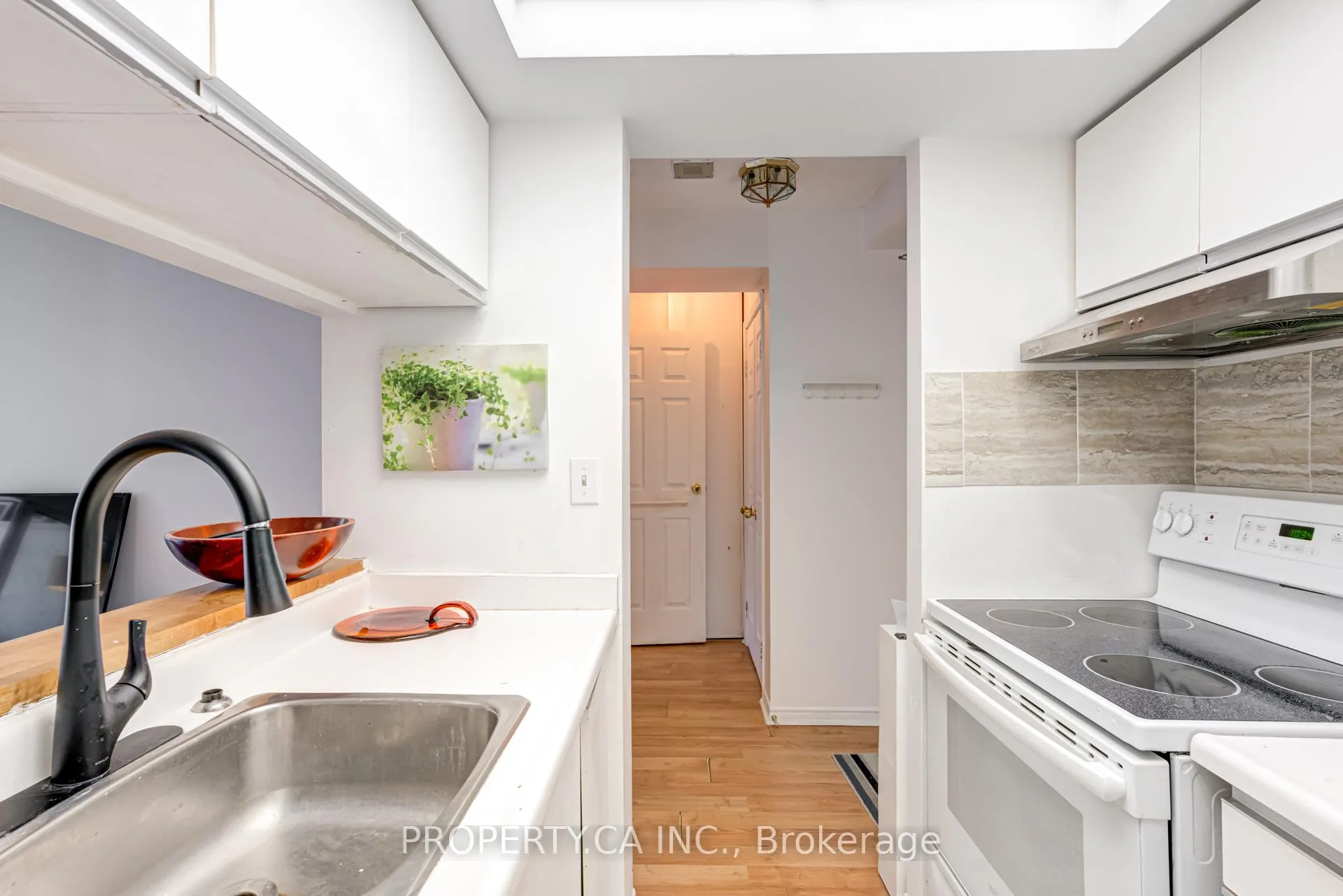 Photo 10 of Unit 524, 222 The Esplanade, Toronto, Waterfront Communities — HOMEH