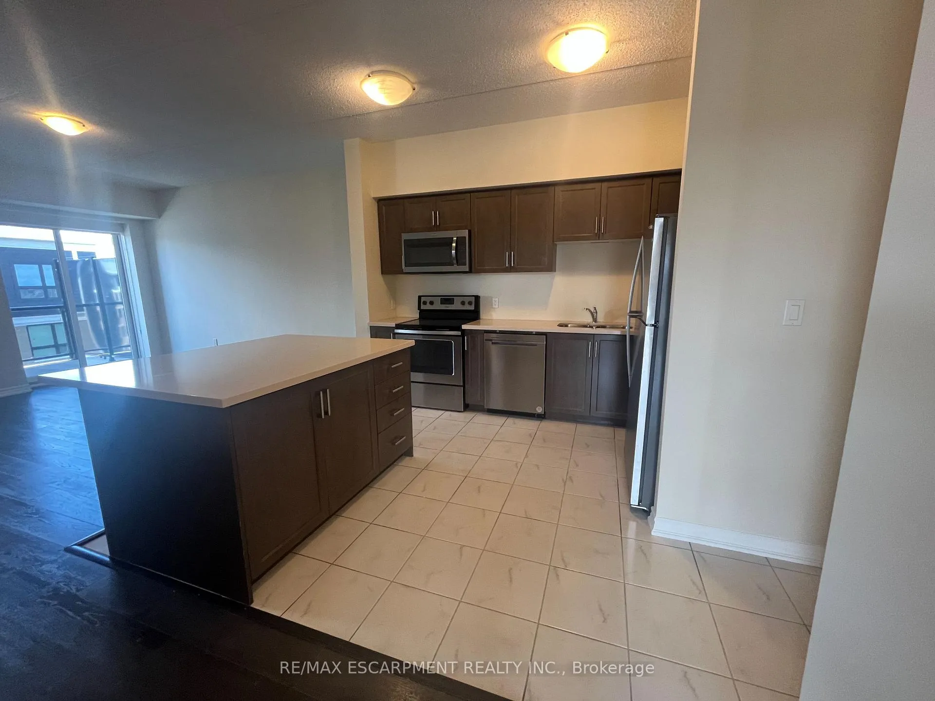 Photo 3 of Unit 502, 640 Sauve Street, Milton, Beaty — HOMEH