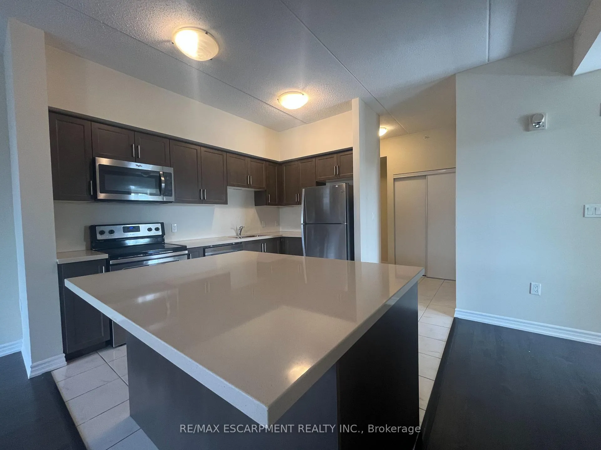 Photo 5 of Unit 502, 640 Sauve Street, Milton, Beaty — HOMEH