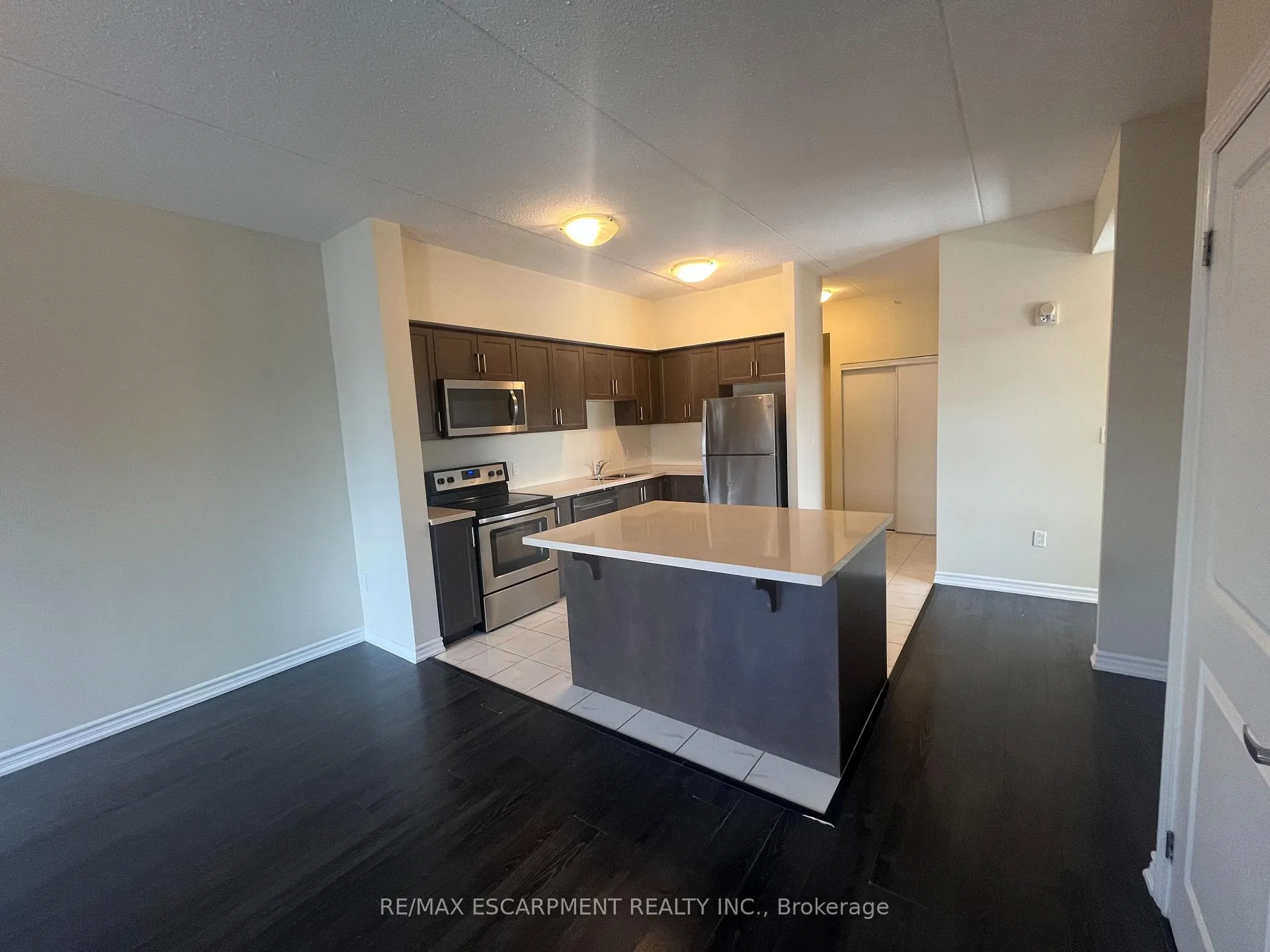 Photo 6 of Unit 502, 640 Sauve Street, Milton, Beaty — HOMEH