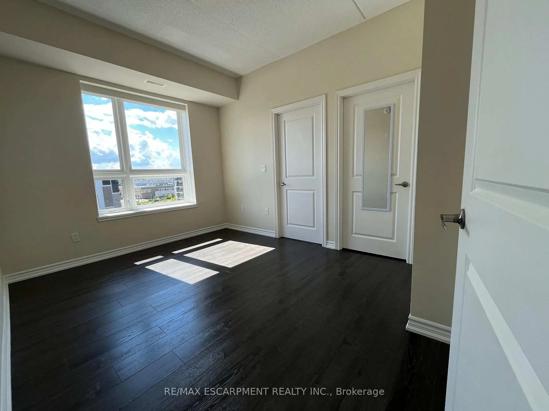 Photo 13 of Unit 502, 640 Sauve Street, Milton, Beaty — HOMEH