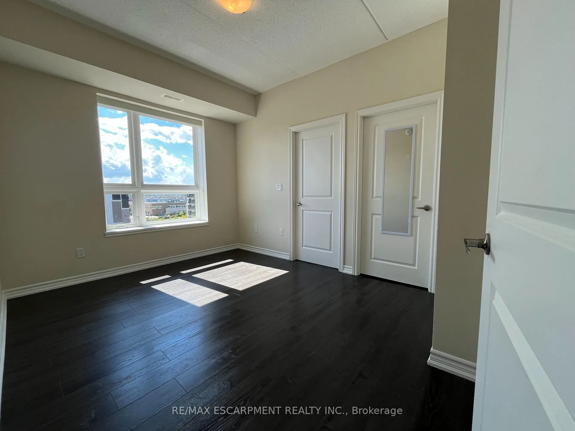 Photo 14 of Unit 502, 640 Sauve Street, Milton, Beaty — HOMEH