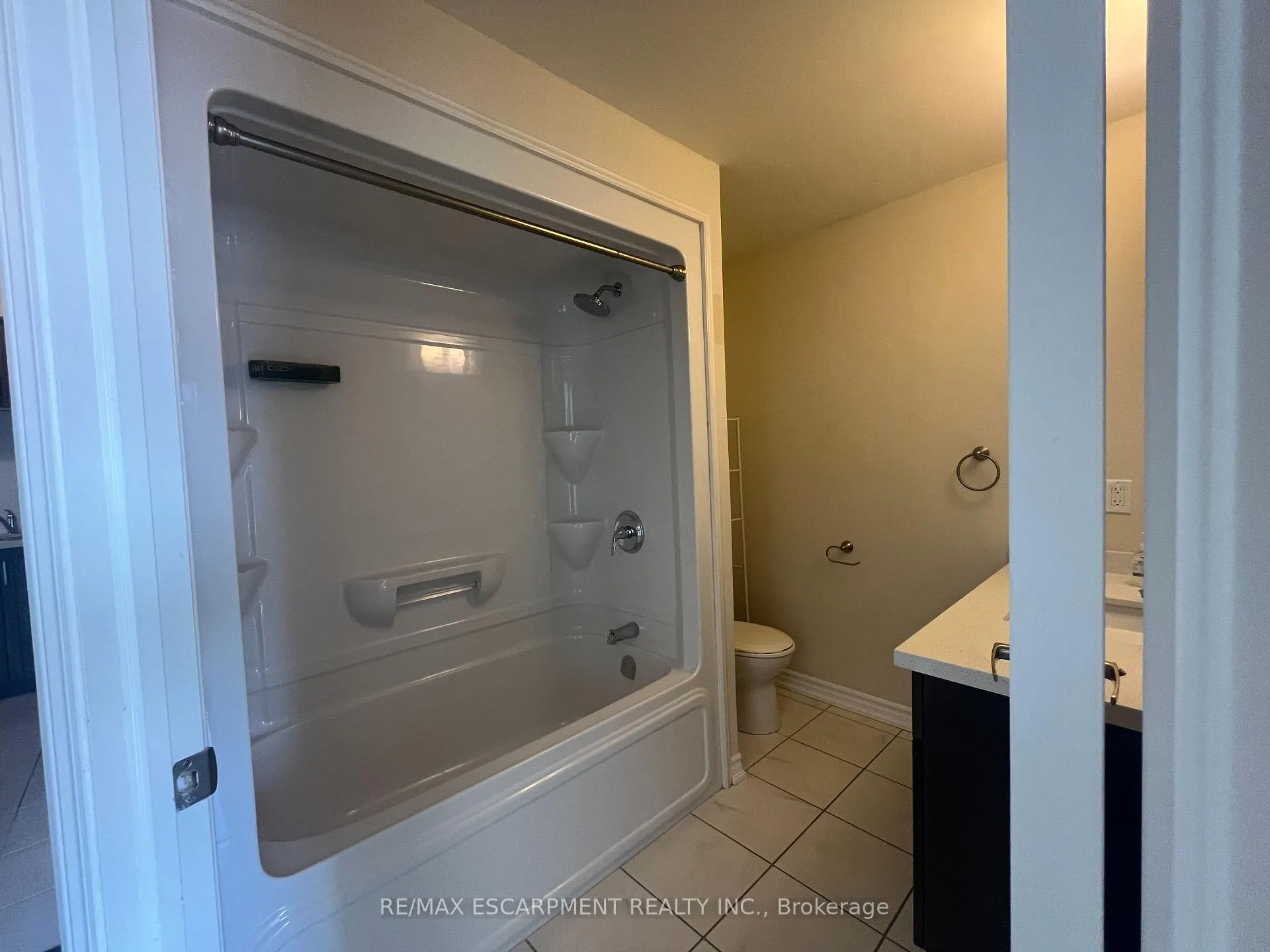 Photo 19 of Unit 502, 640 Sauve Street, Milton, Beaty — HOMEH