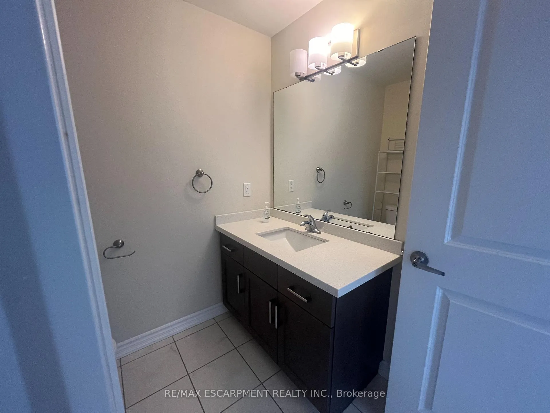 Photo 20 of Unit 502, 640 Sauve Street, Milton, Beaty — HOMEH