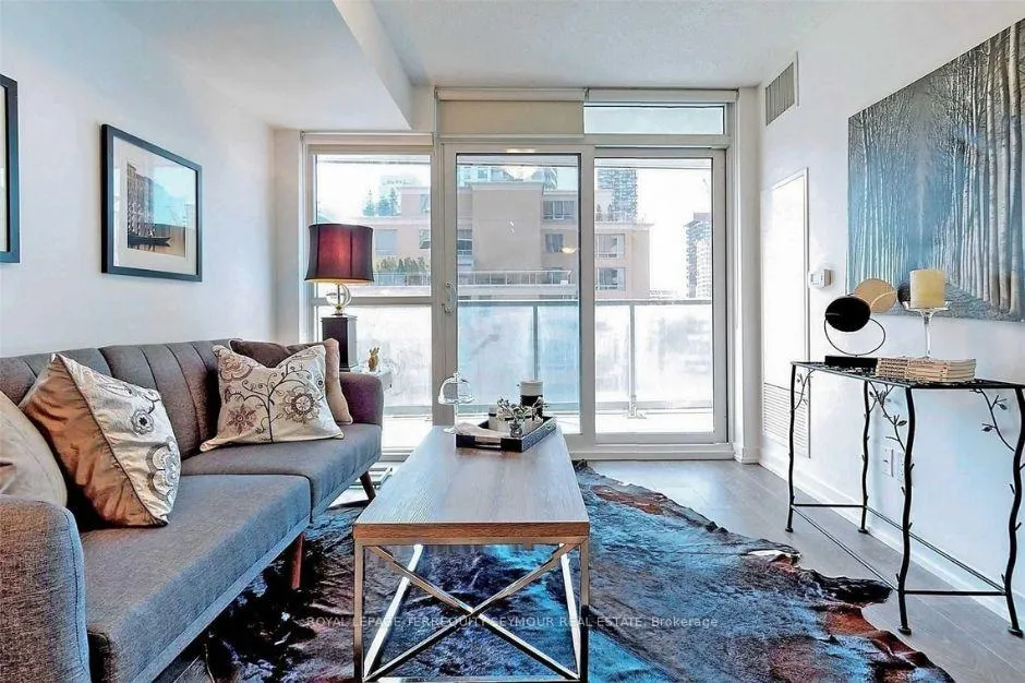Front of Unit 1506, 125 Redpath Avenue