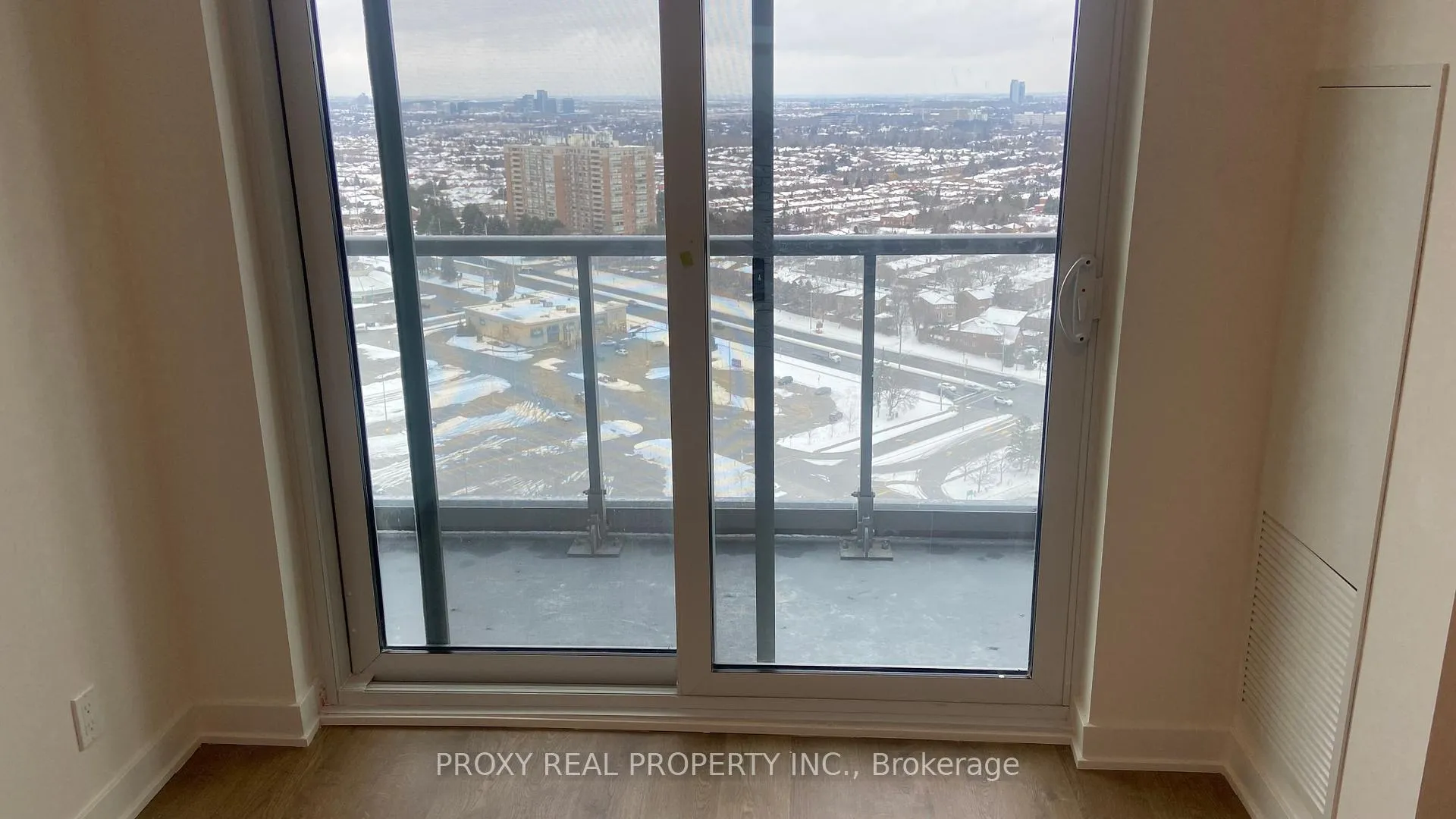 Photo 6 of Unit 2410, 50 Upper Mall Way, Vaughan, Brownridge — HOMEH